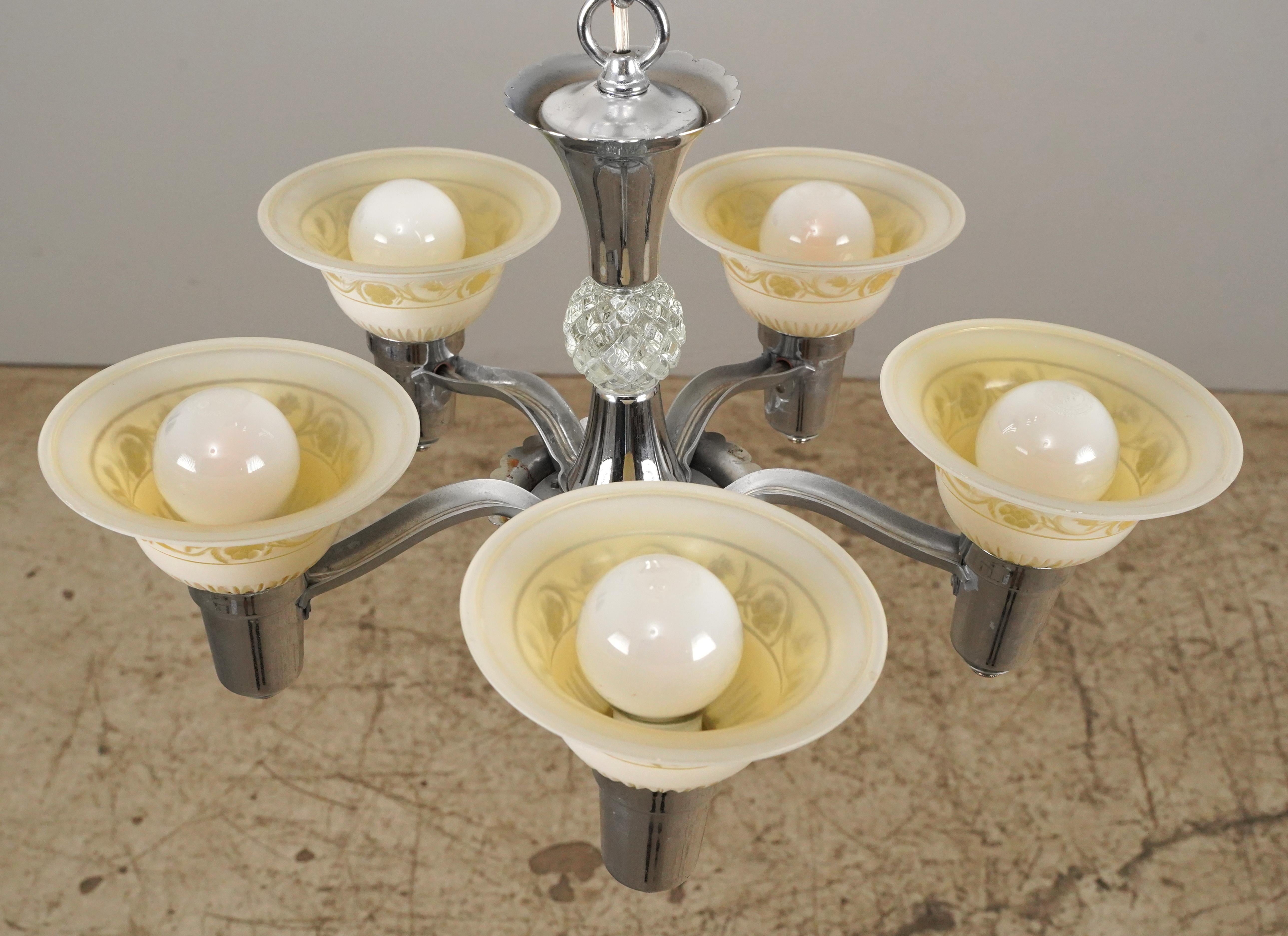 1930 Lámpara de araña tradicional de 5 luces con pantalla deslizante de níquel en venta 1