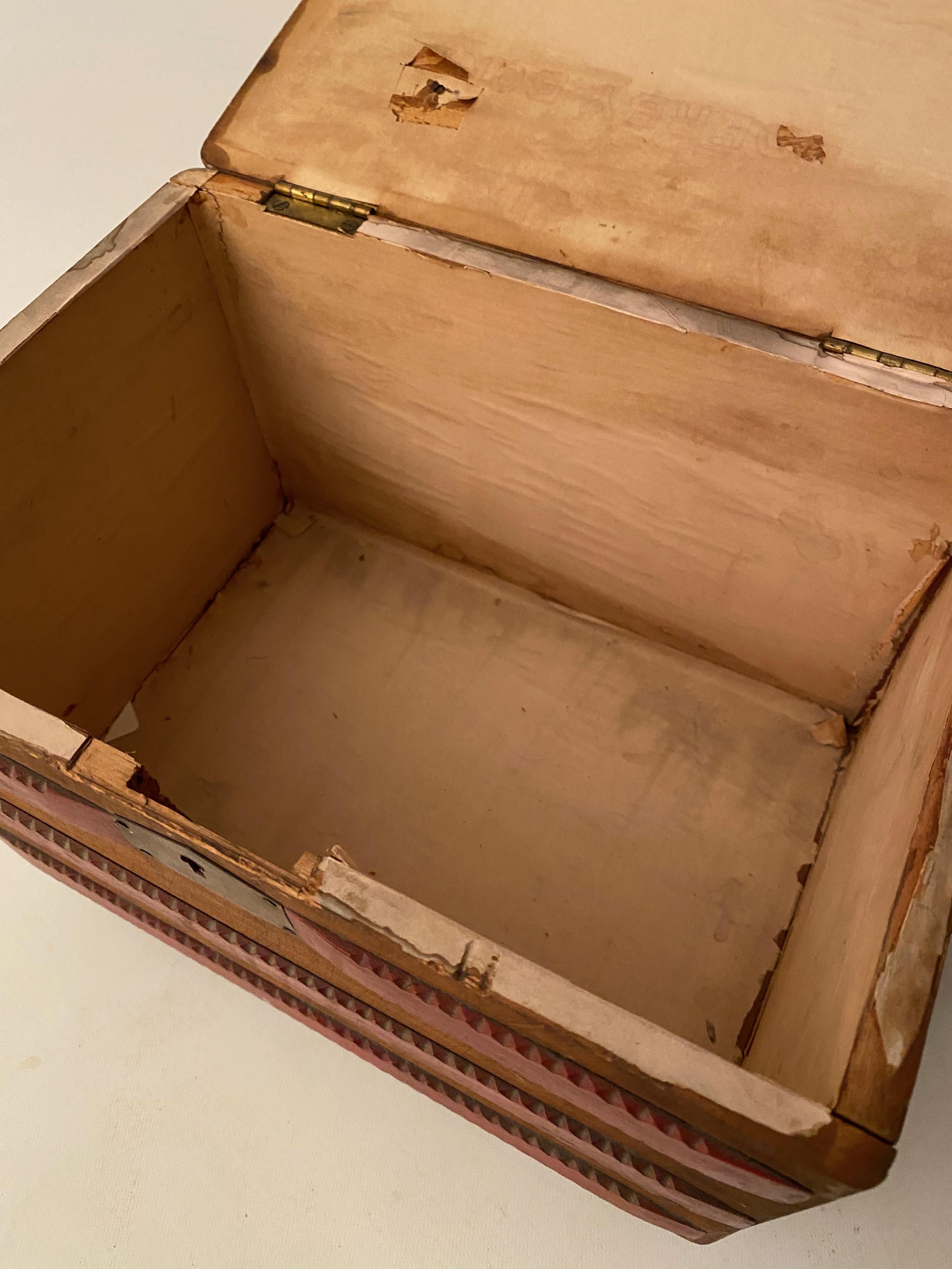 1930s Tramp Art Keepsake Box 4