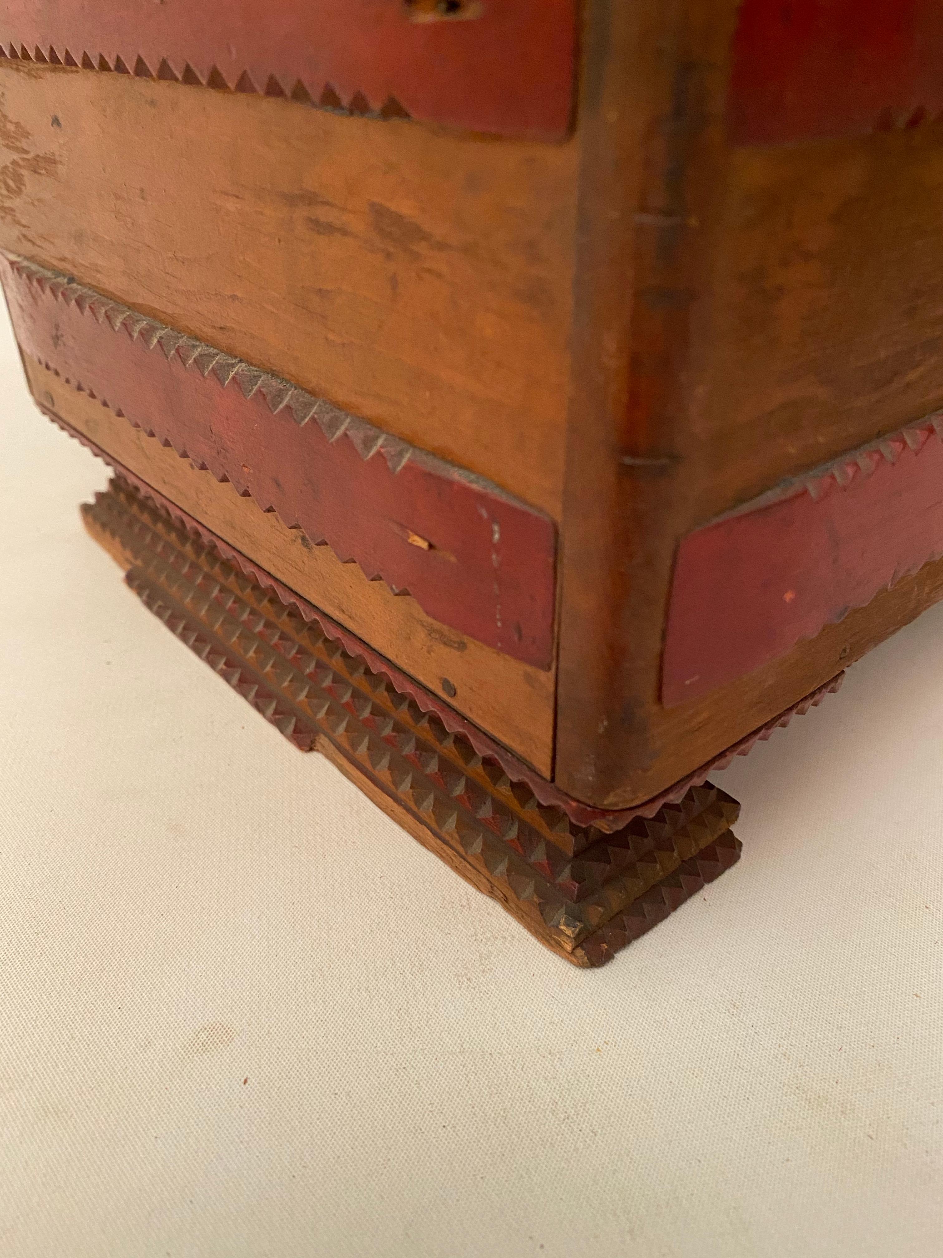 1930s Tramp Art Keepsake Box 7