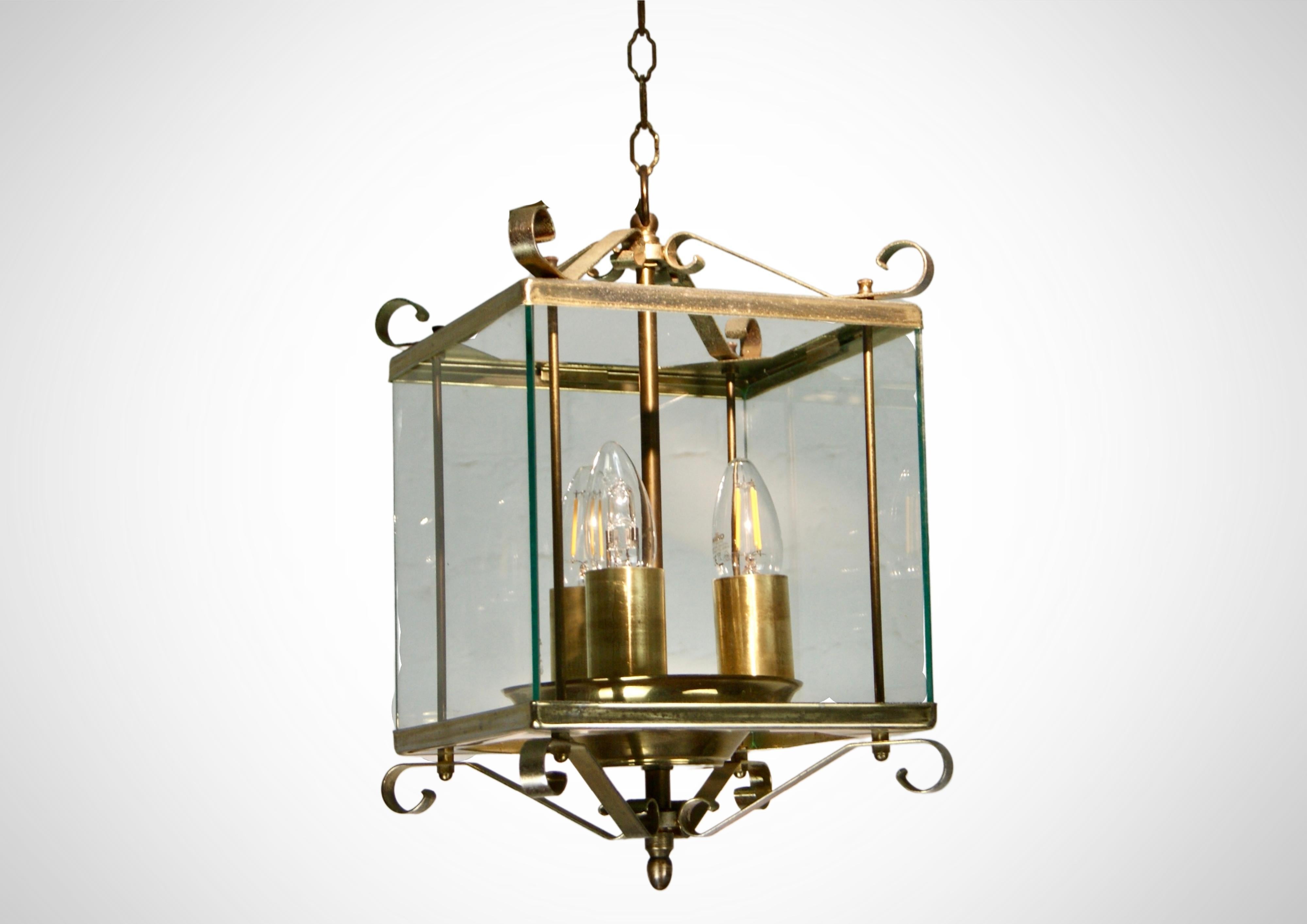 20ième siècle 1930s Triple Lights Glazed French Lantern Suspension Ceiling Lamp en vente