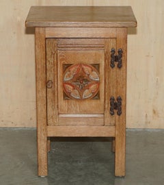 1930's TUDOR FURNITURE ENGLAND SOLID OAK NIGHTSTAND BEDSIDE TABLE PART OF SUITE