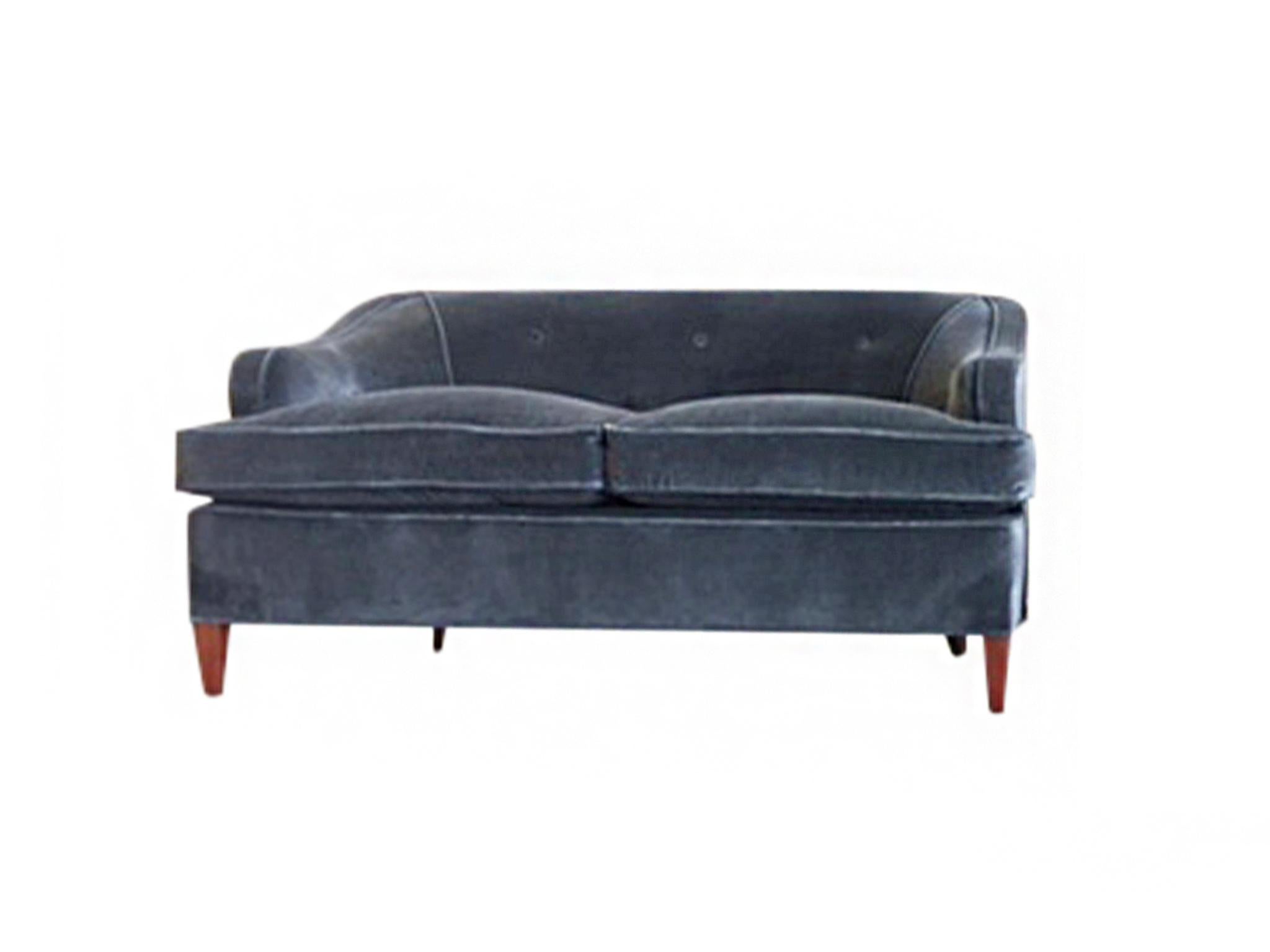 1930s Tufted Art Deco Settee Reupholstered in Brushed Velvet In Good Condition In New York, NY