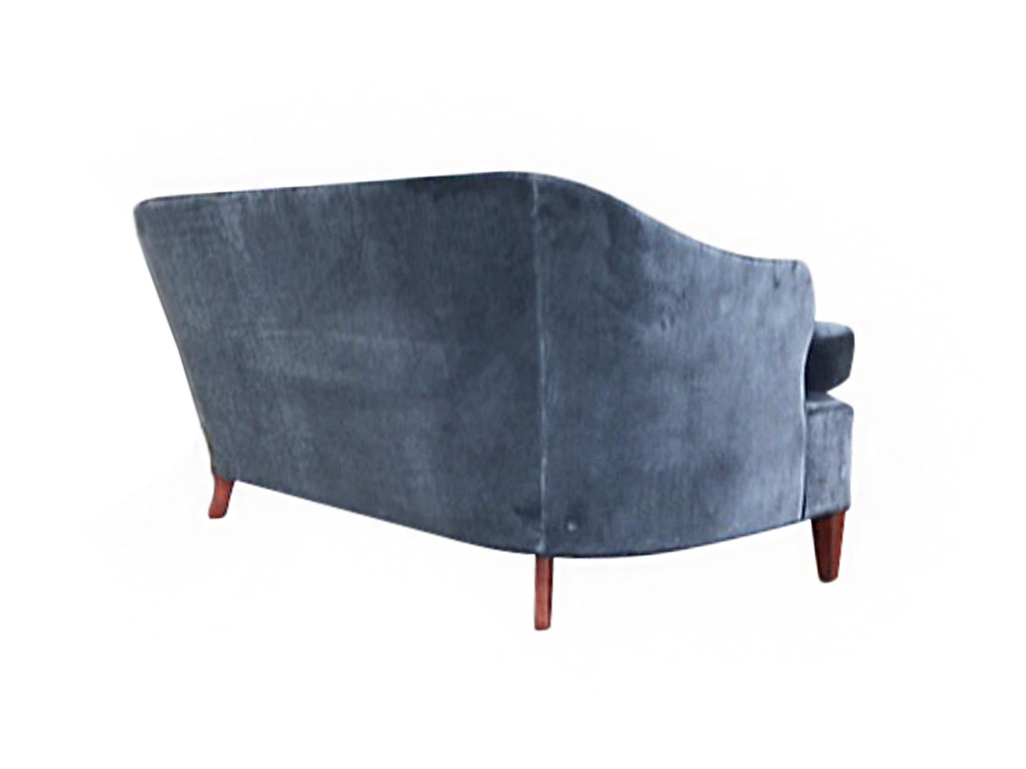 1930s Tufted Art Deco Settee Reupholstered in Brushed Velvet 3