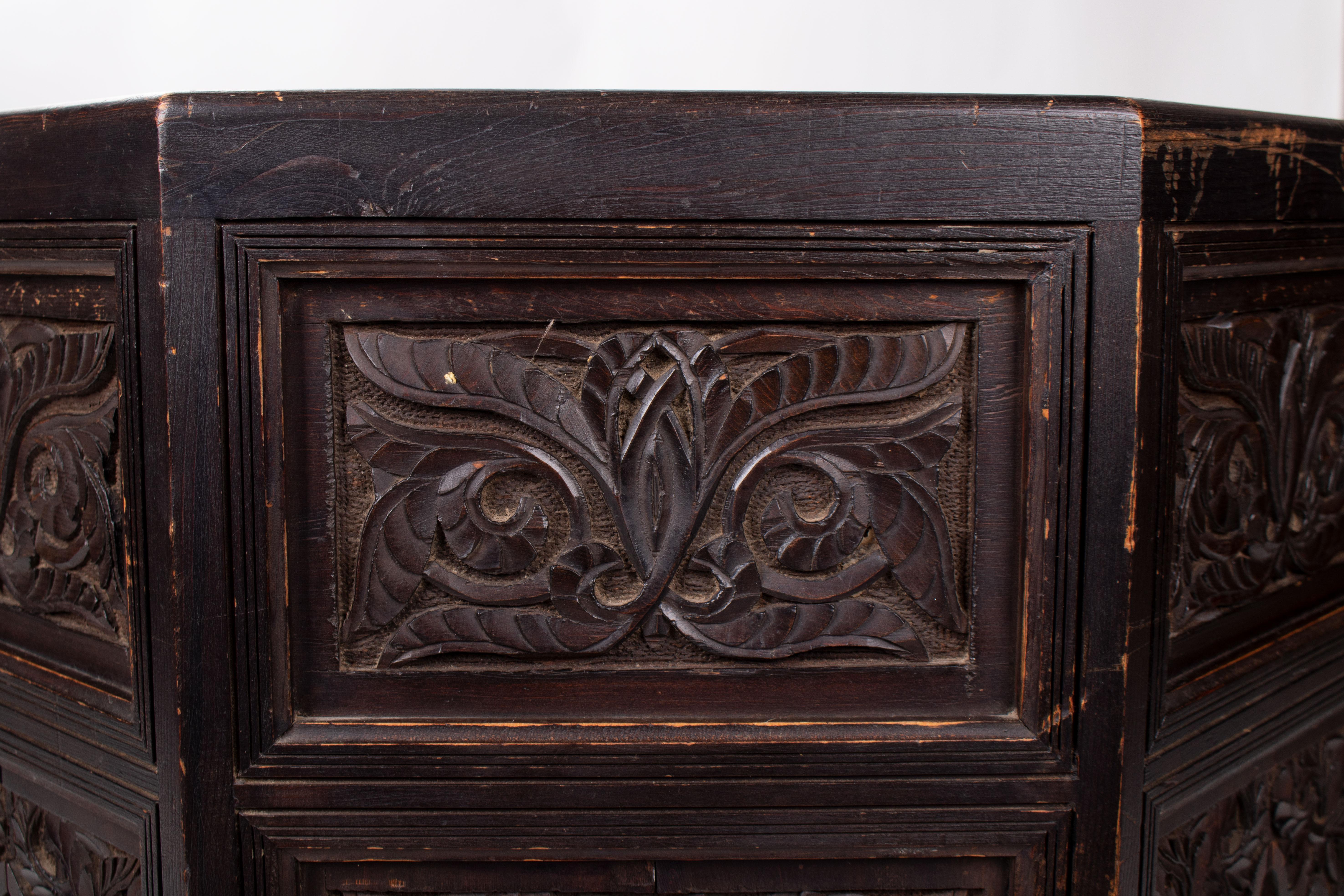 1930s Turkish Octagonal Hand Carved Wooden Table In Good Condition In Marbella, ES