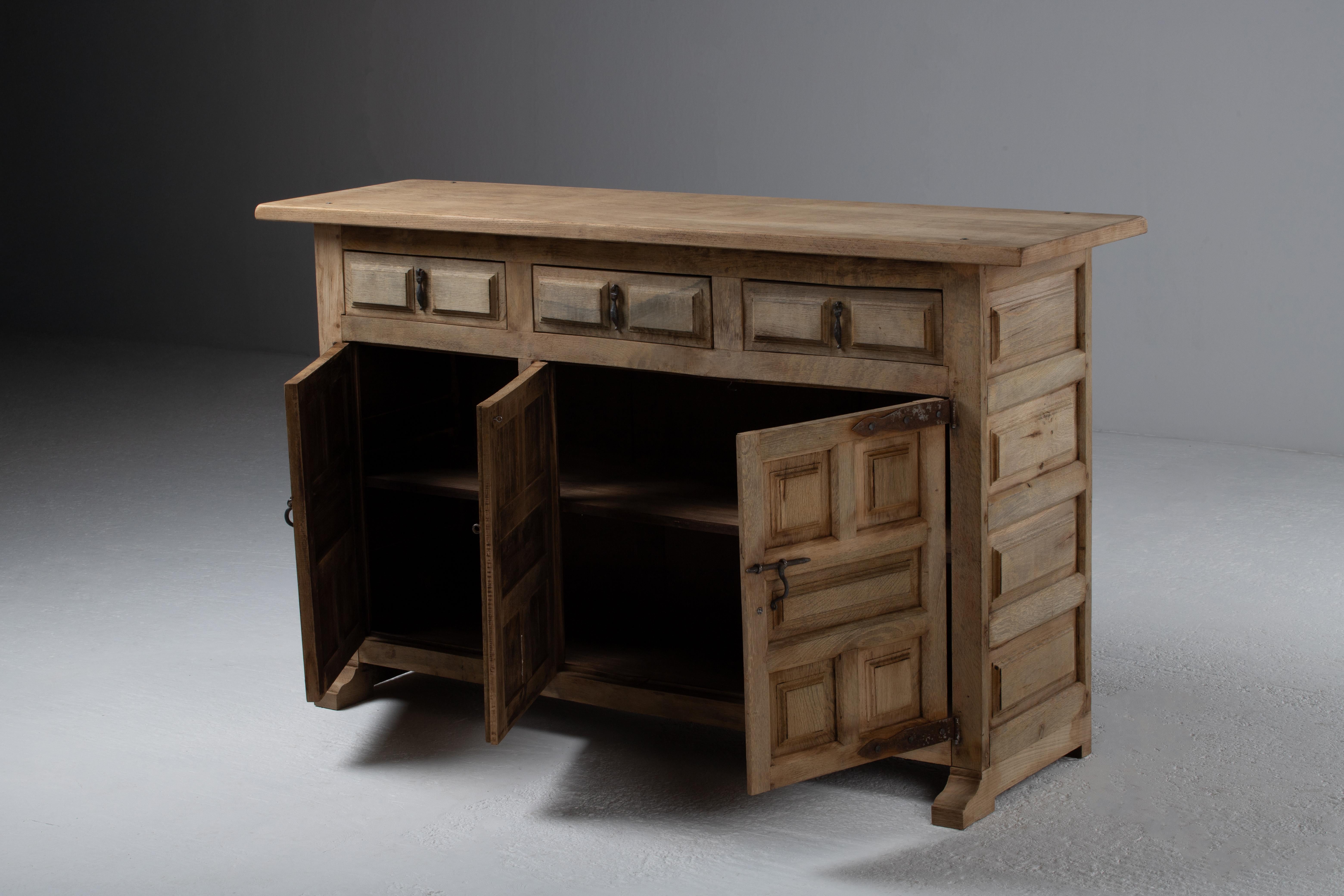 Hand-Carved 1930s Tuscan-Style Spanish Solid Walnut Buffet For Sale