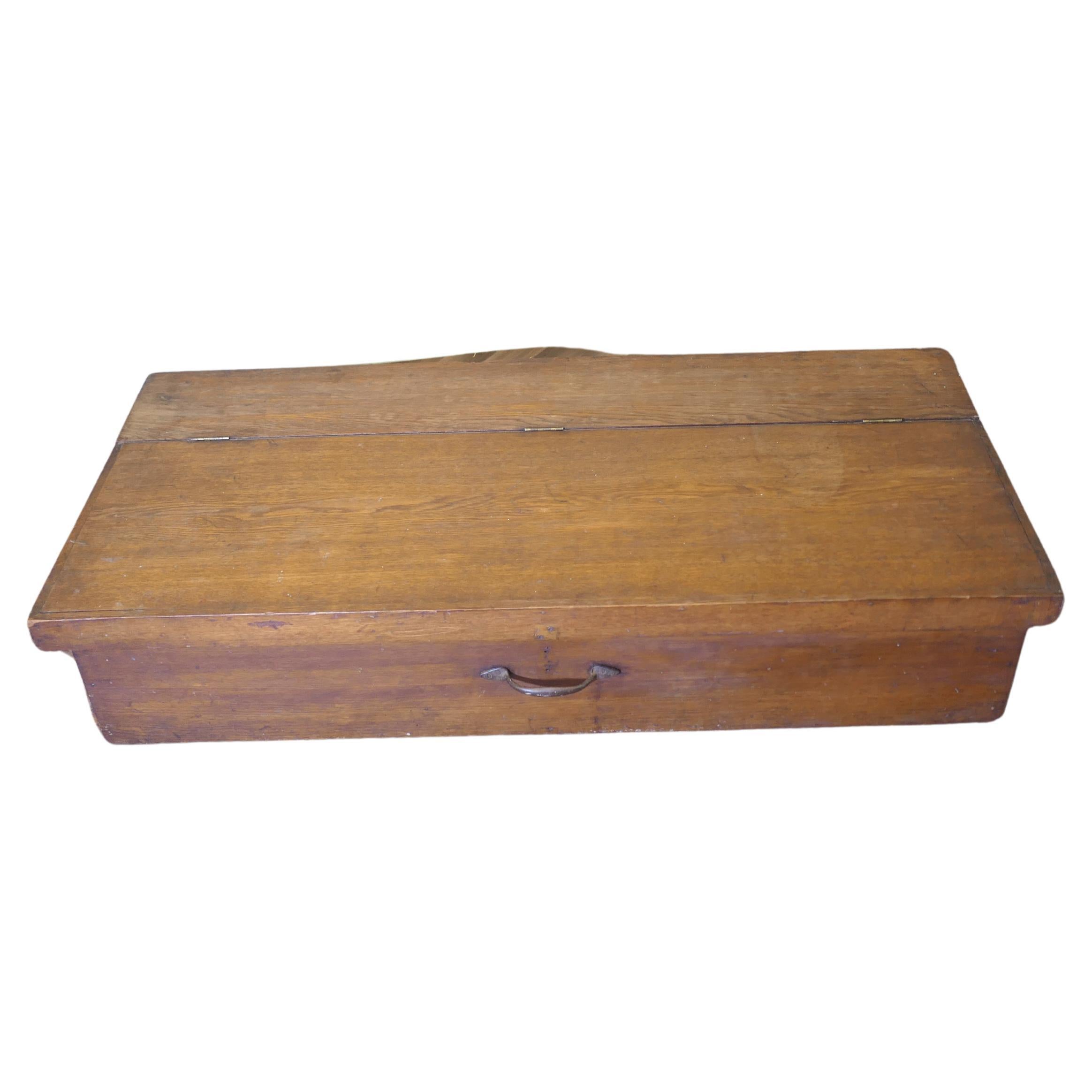 Trundle in legno sotto il letto del 1930, contenitore Un design brillante in vendita