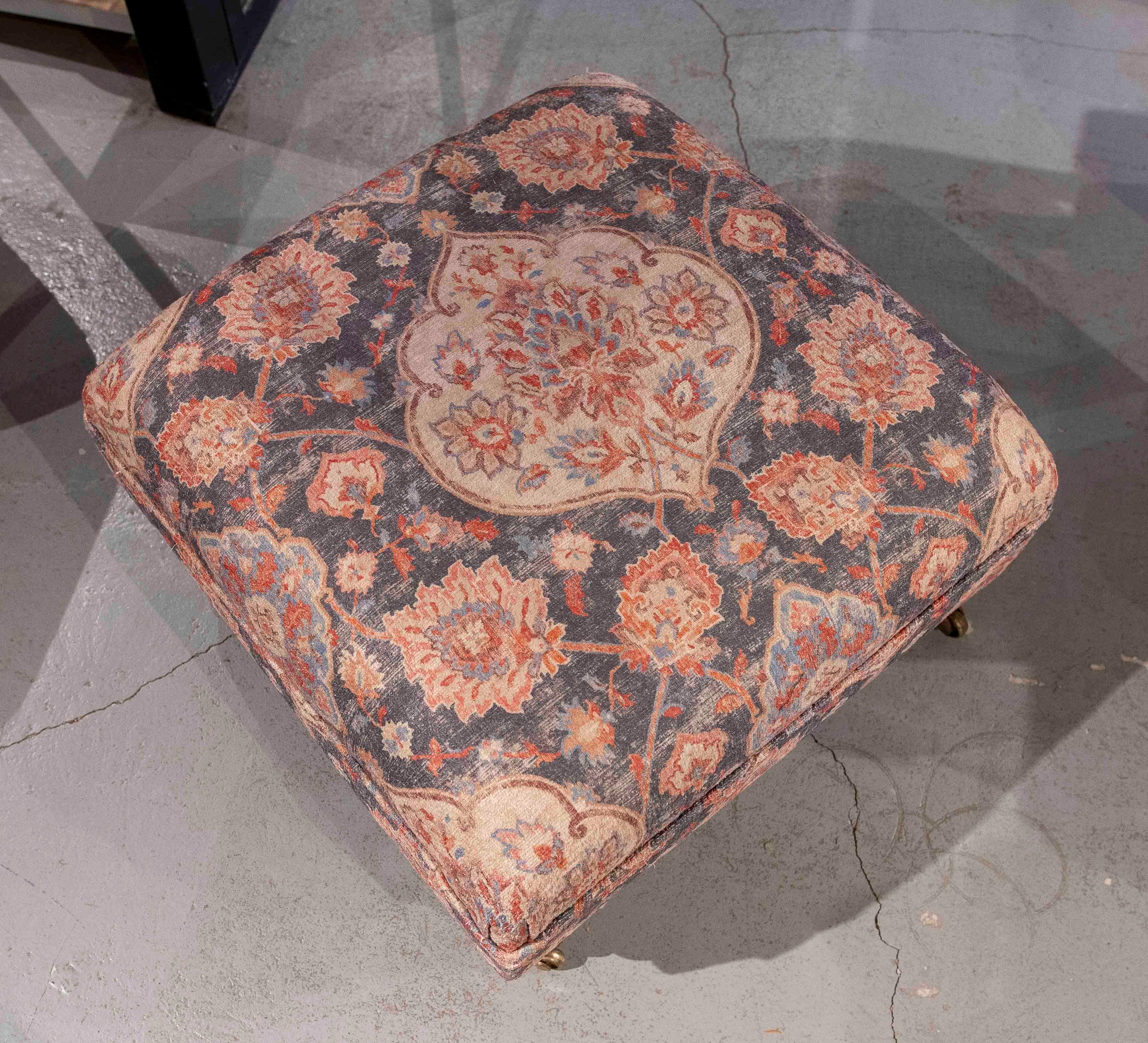 1930s Upholstered Ottoman Bench with Oriental-inspired Floral Print For Sale 6
