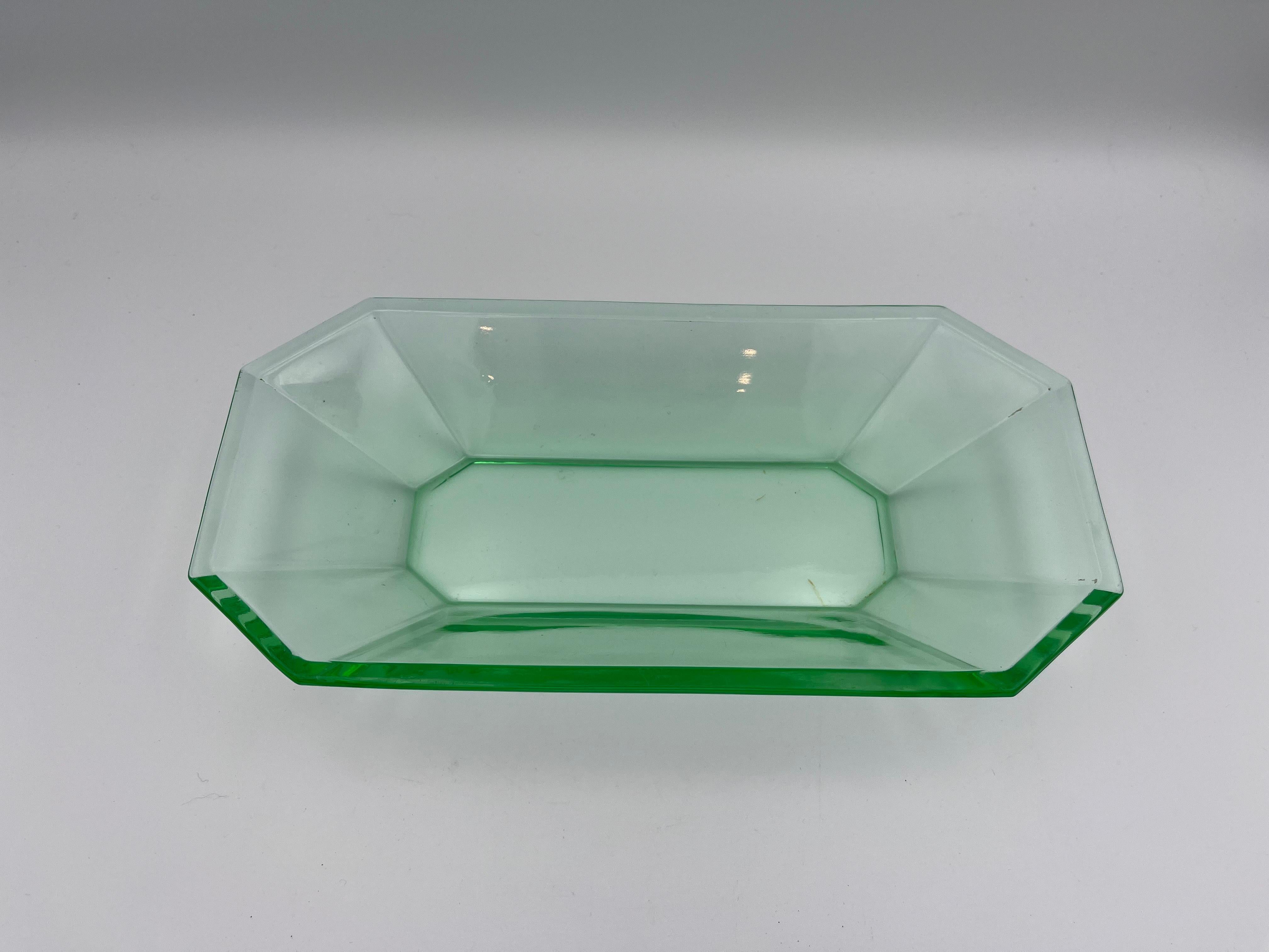 1930's Uranglas Art Deco Geometrische lange Schale (amerikanisch) im Angebot