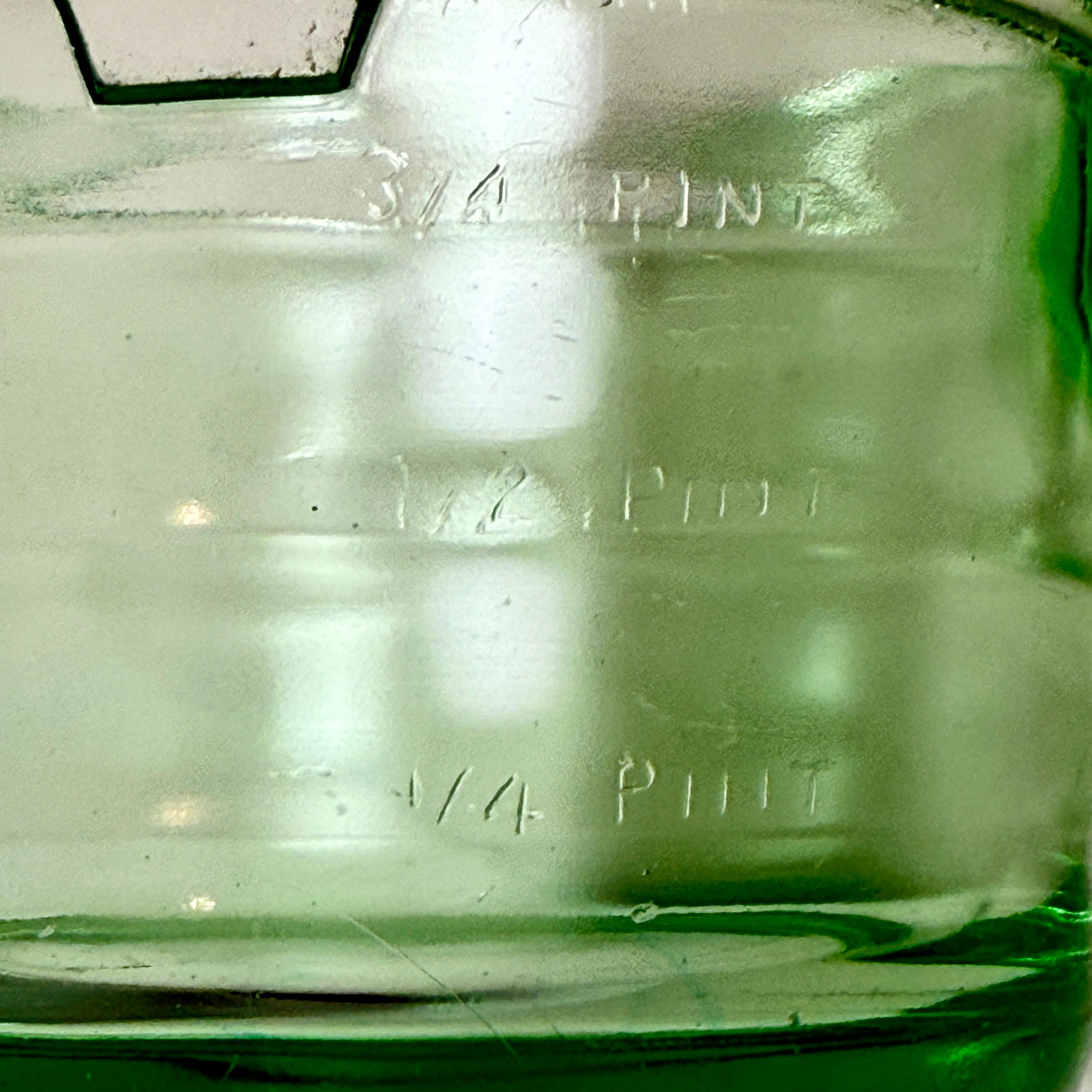 1930s Uranium Glass Handy Andy 2-Piece Citrus Reamer Set For Sale 2
