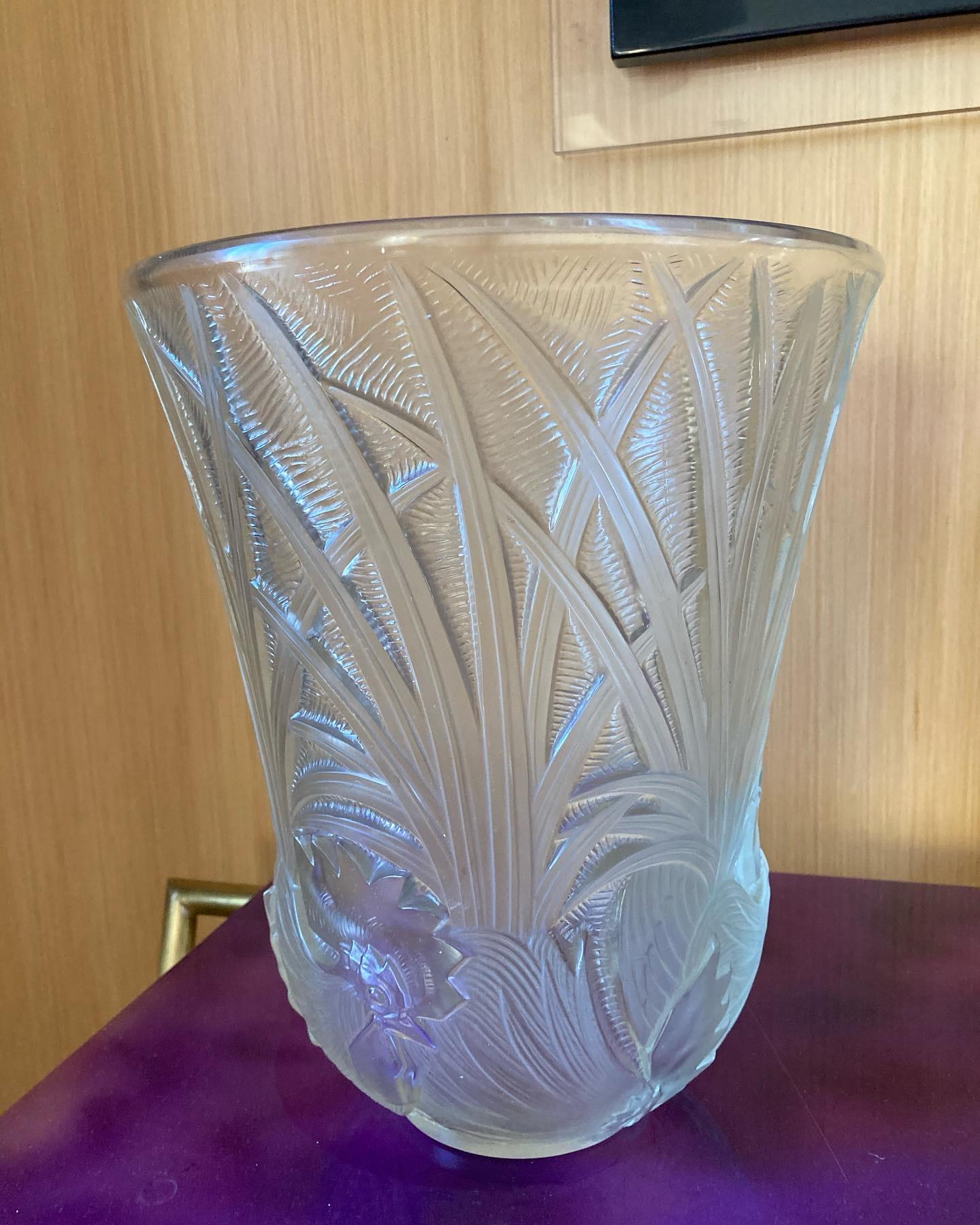 Rare 1930's Vase Signed by Verlys who is a Parisian firm competitors of Lalique or Sabino
Possibility of a second one to make a pair.