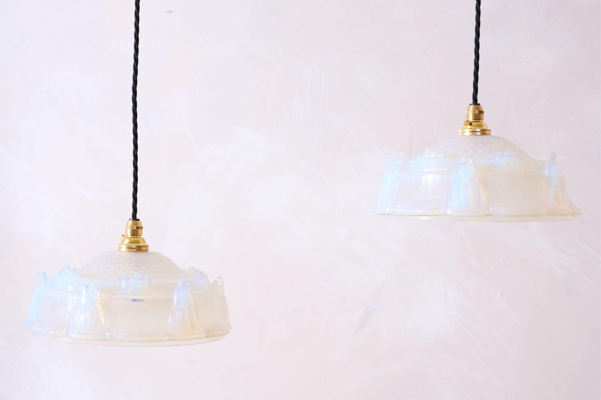 1930's Vaseline Glas Pendelleuchten - 1 verfügbar im Zustand „Hervorragend“ im Angebot in Malton, GB