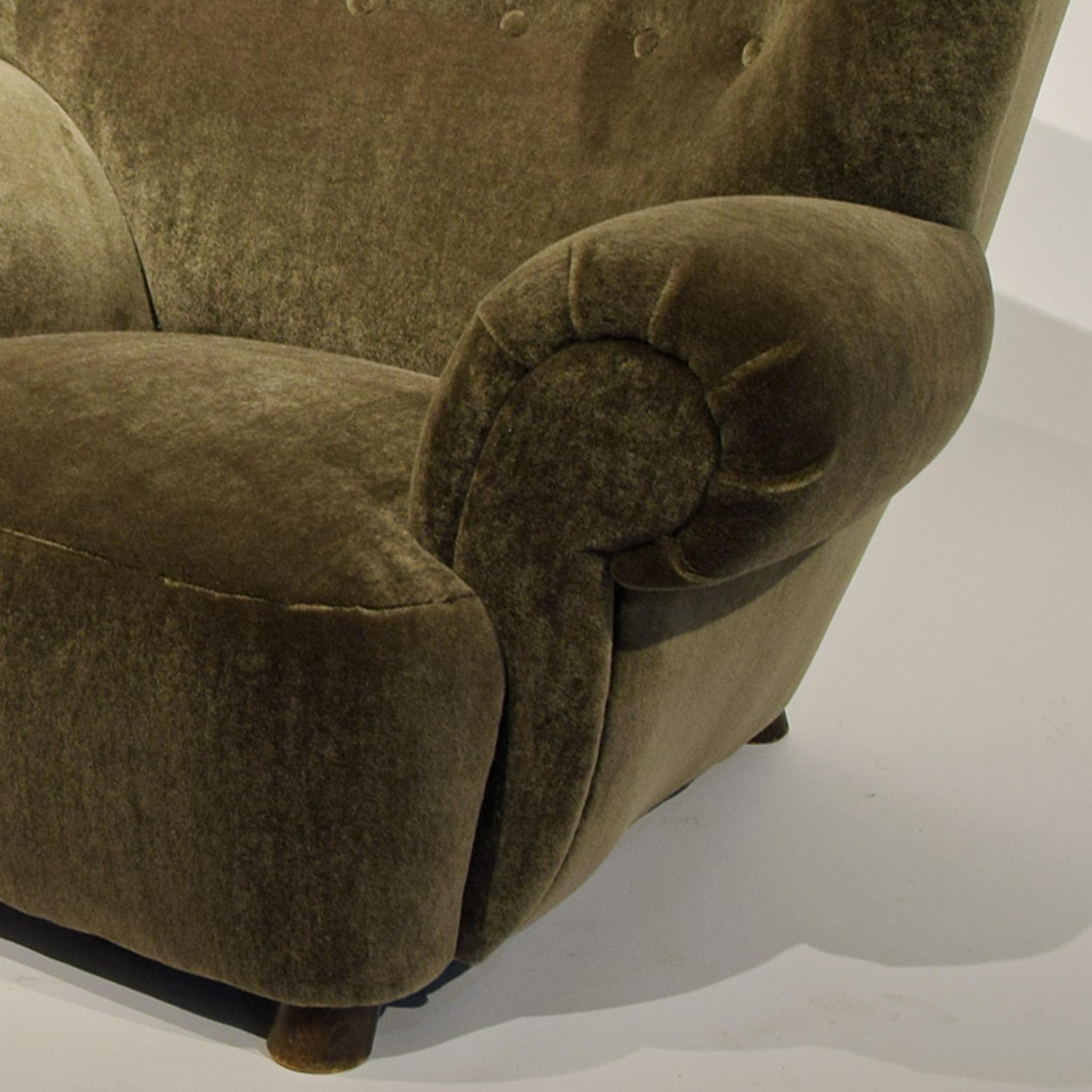 Tissu Très grand fauteuil des années 1930 Attr. Flemming Lassen  en vente
