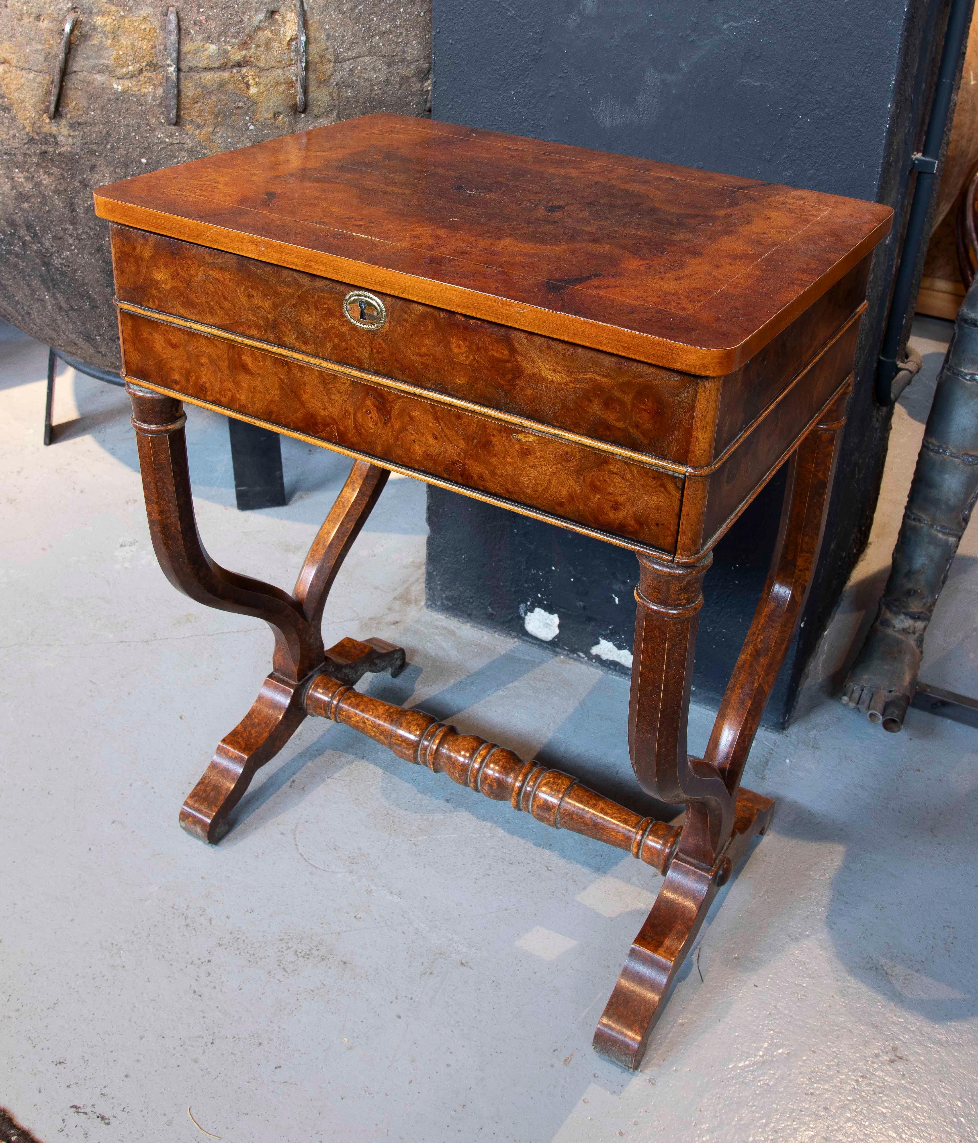1930s Victorian Burl Wood Dressing Table with Compartments and Mirror For Sale 9