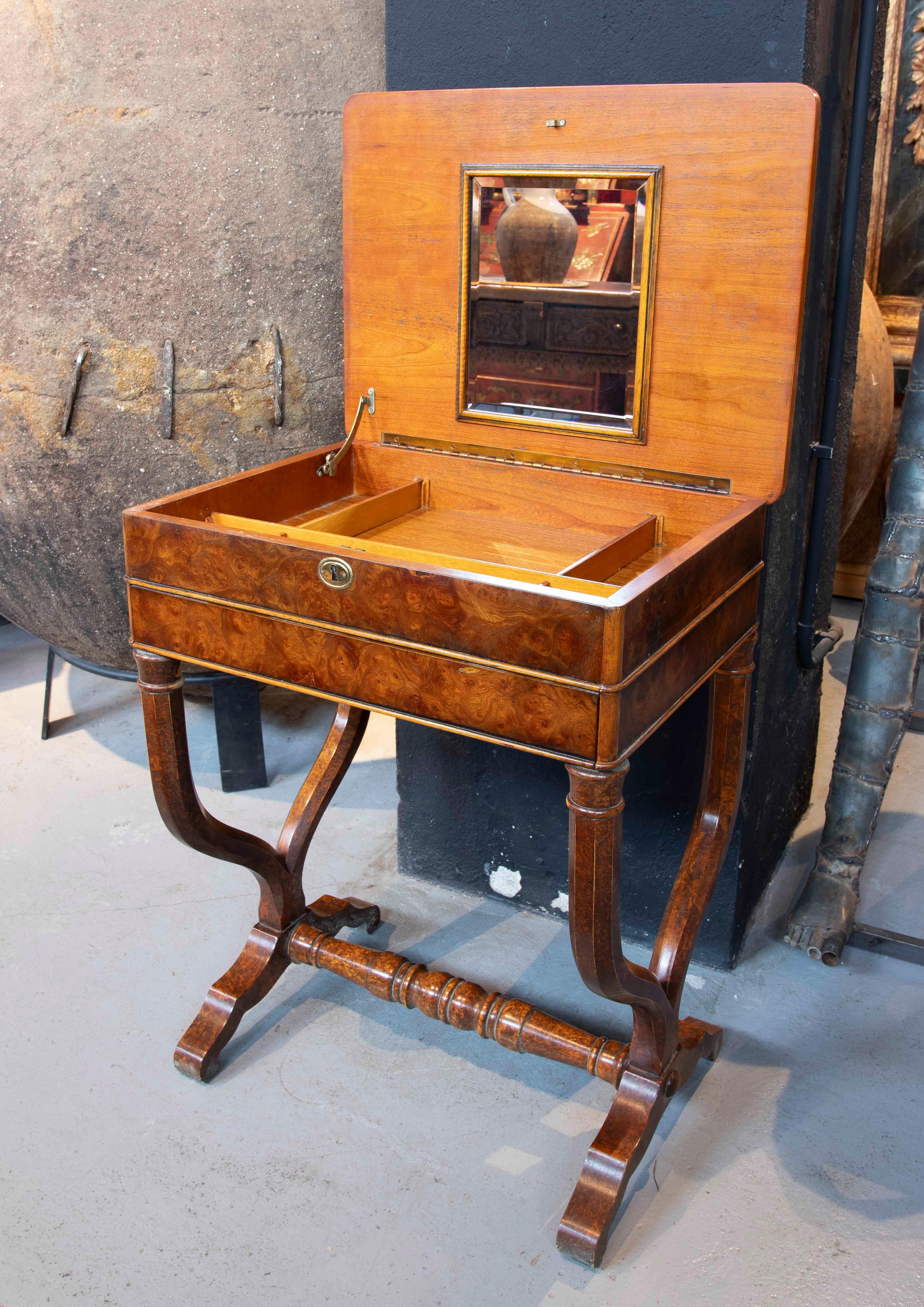 1930s Victorian Burl Wood Dressing Table with Compartments and Mirror For Sale 10