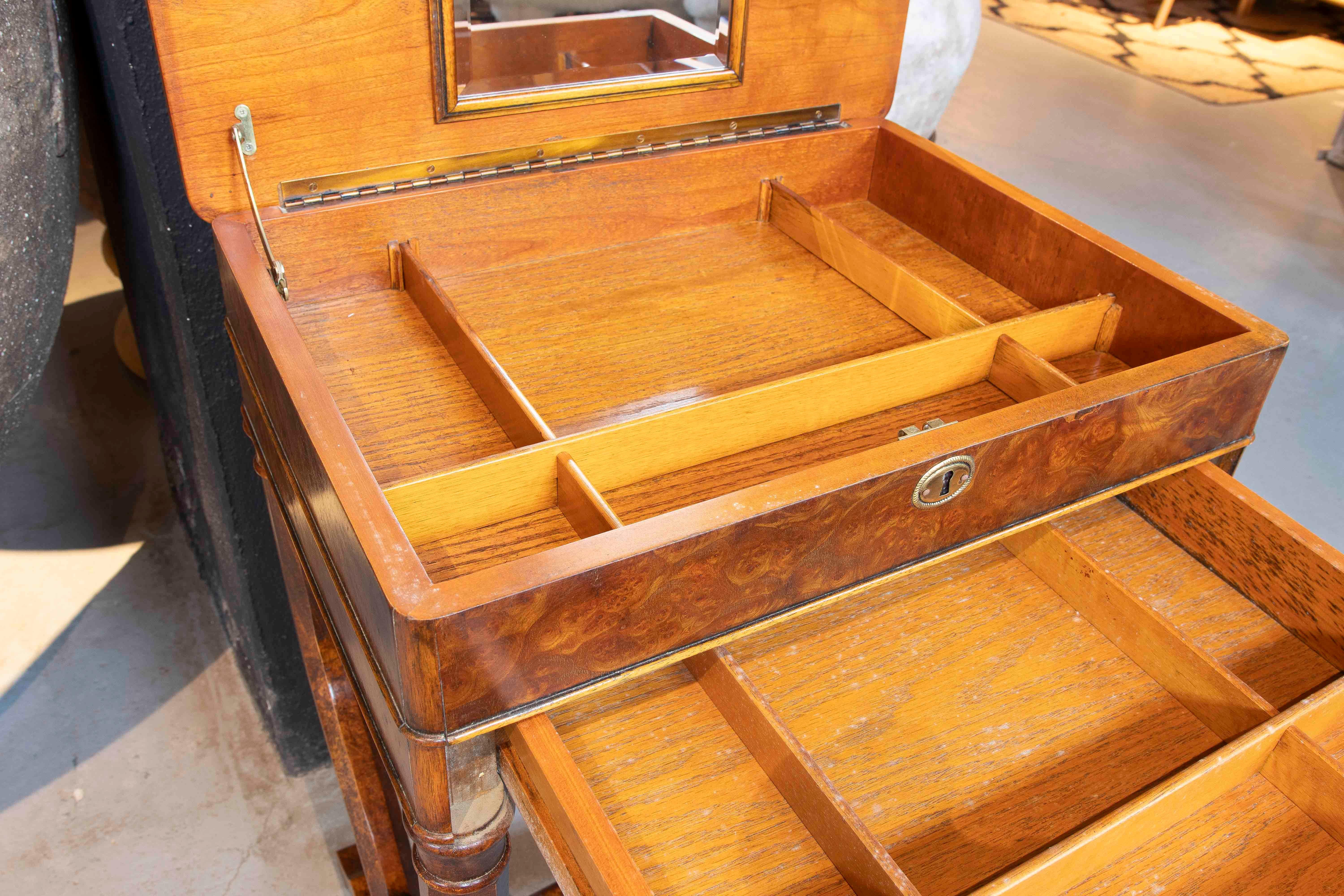 French 1930s Victorian Burl Wood Dressing Table with Compartments and Mirror For Sale