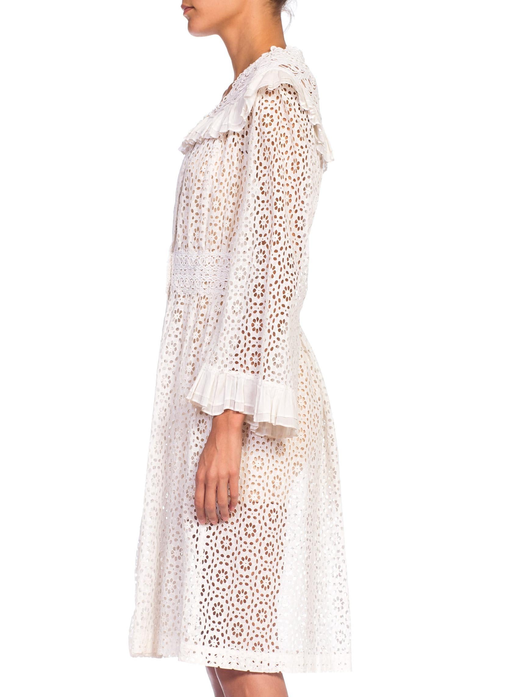 MORPHEW COLLECTION Weißes Bio-Baumwollkleid mit Belle-Ärmeln und Rüschen-Detail M Damen im Angebot