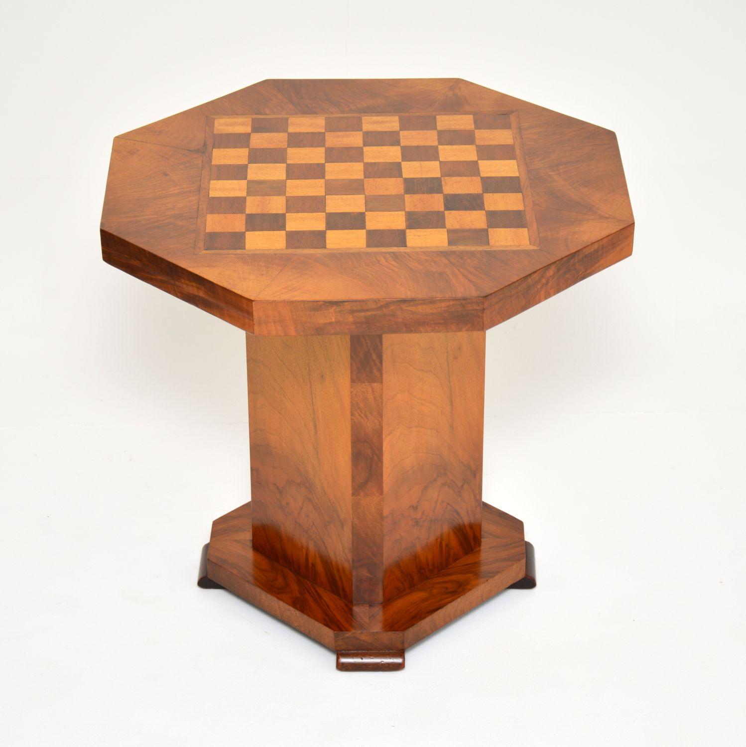 A superb original Art Deco period occasional table with an inlaid chess board top. This was made in England, it dates from the 1930’s.

The quality is amazing, this is a very useful and great looking piece. It is predominantly walnut, the chess