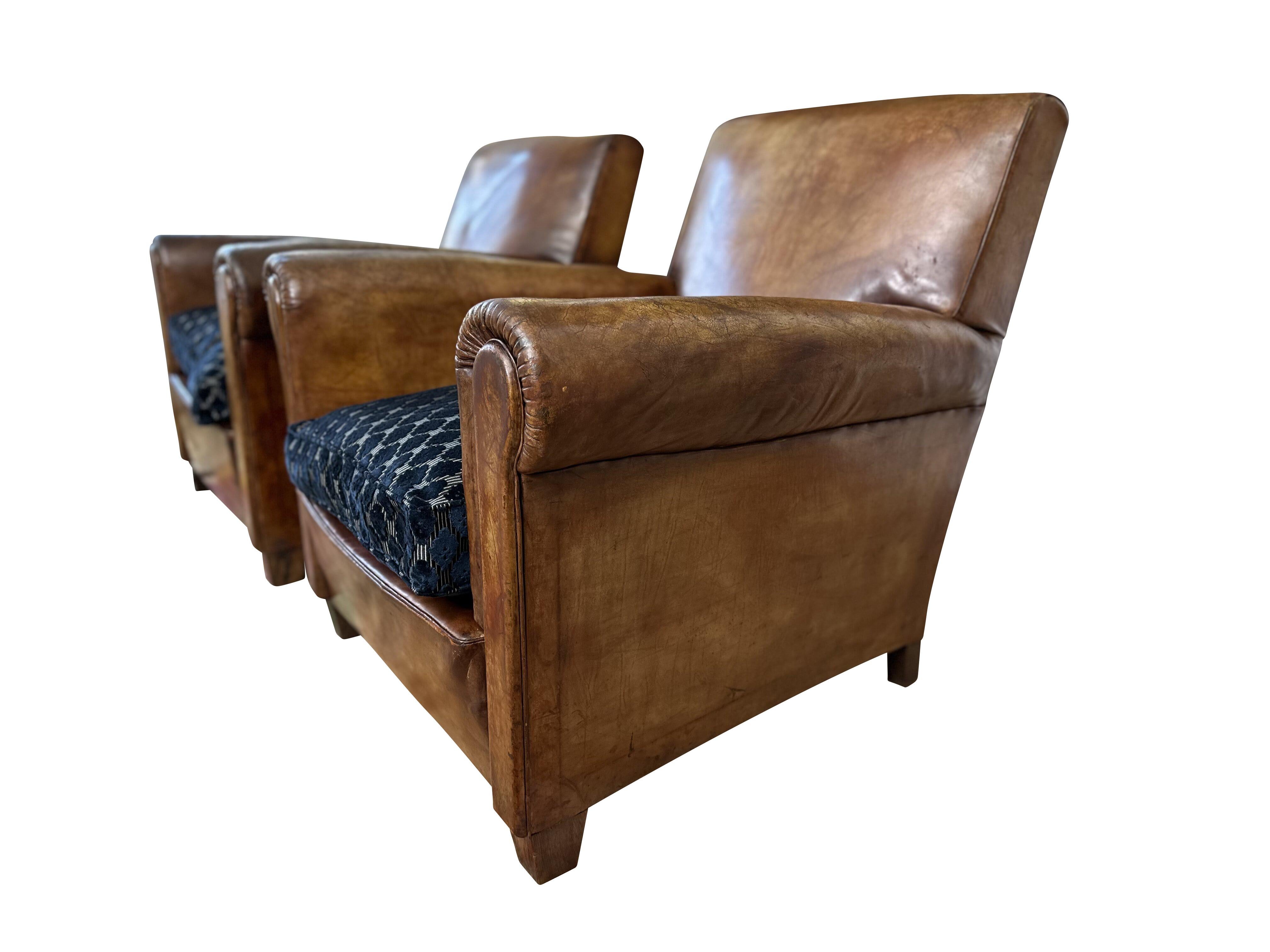 1930's Vintage Art Deco Leather Club Chairs - A Pair For Sale 4