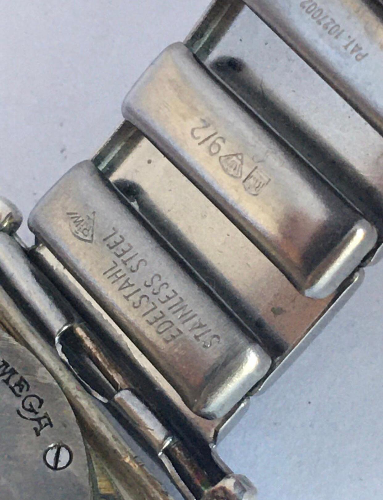 1930s Vintage Art Deco Silver Omega Hand-Winding Watch For Sale 4