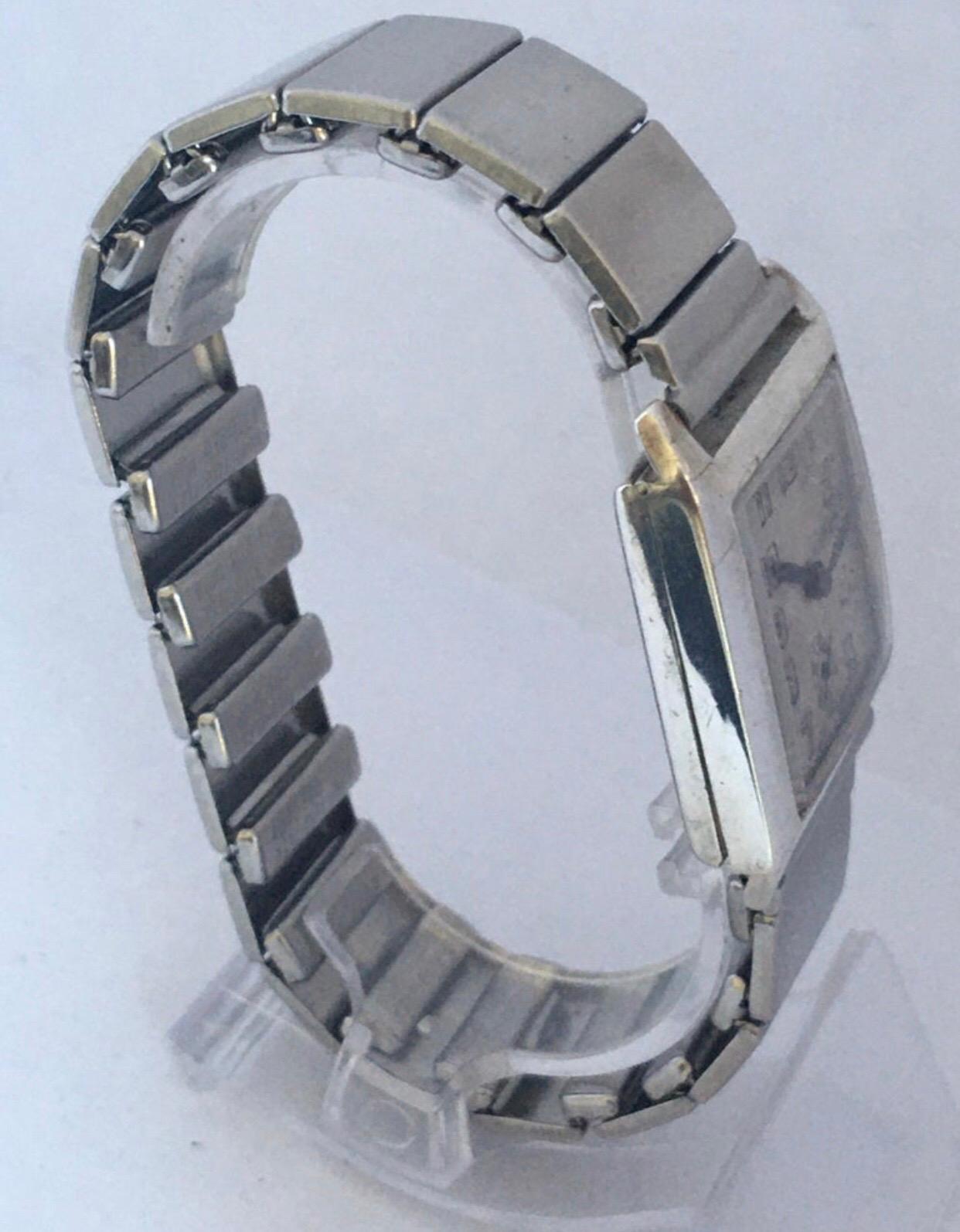 1930s Vintage Art Deco Silver Omega Hand-Winding Watch In Good Condition For Sale In Carlisle, GB