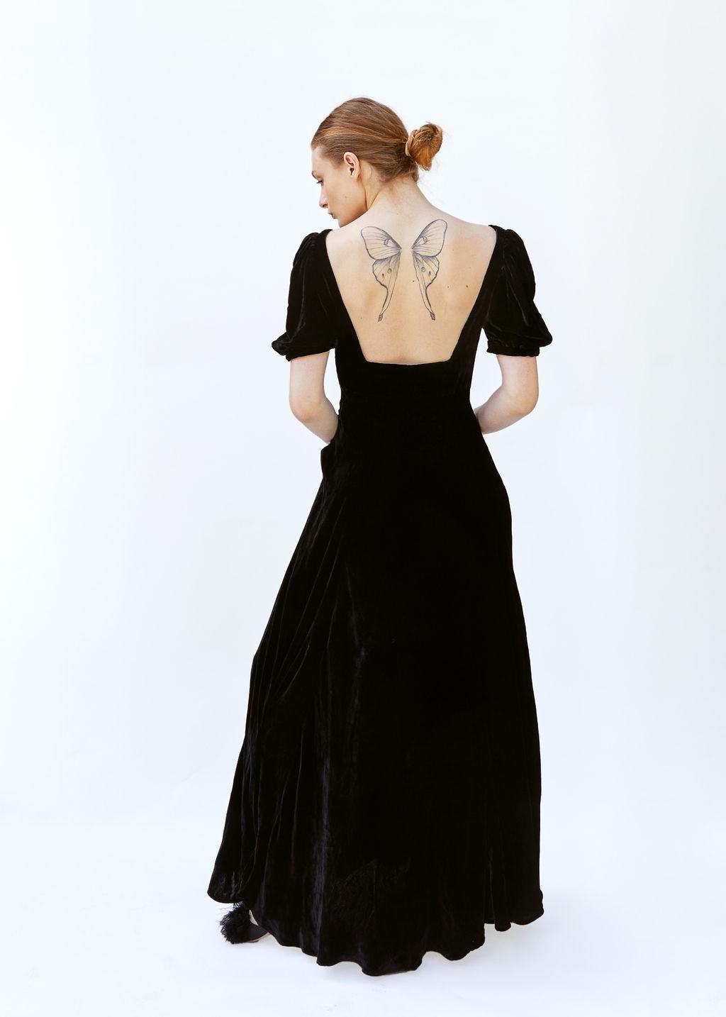 1930's Vintage Black Velvet Gown For Sale 1