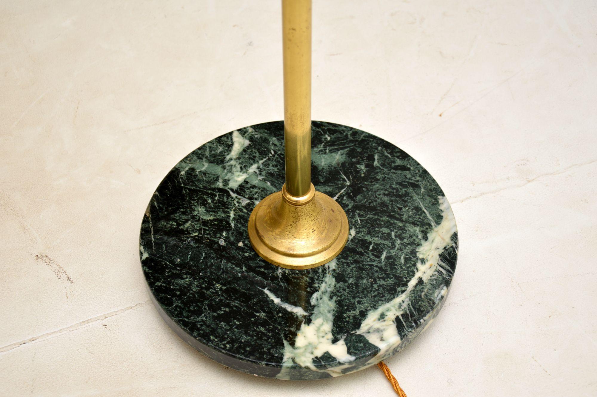 Milieu du XXe siècle Lampadaire en laiton et marbre des années 1930 en vente