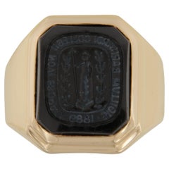 1930's Vintage Columbia University Seal Yellow Gold Black Onyx Ring