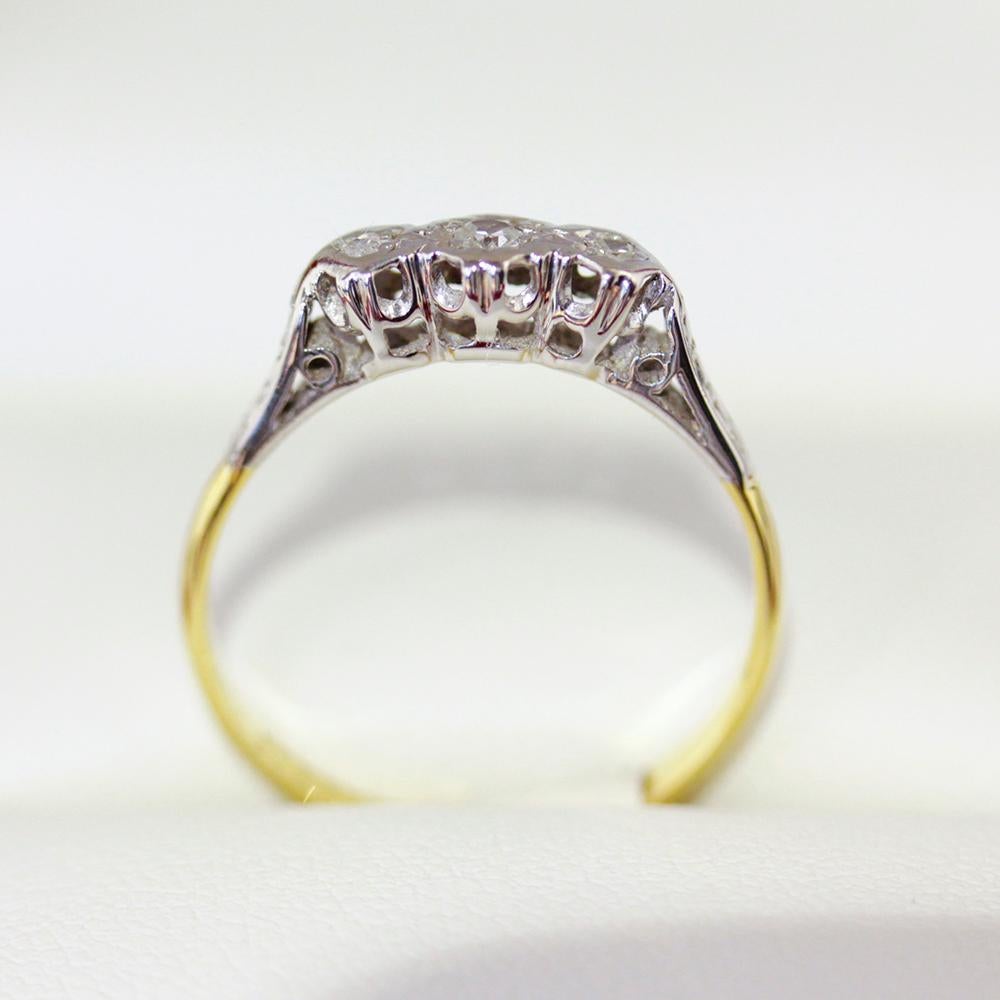 1930er Vintage Diamant Trilogy-Ring, handgefertigt aus 18 Karat und Platin (Einfacher Schliff) im Angebot
