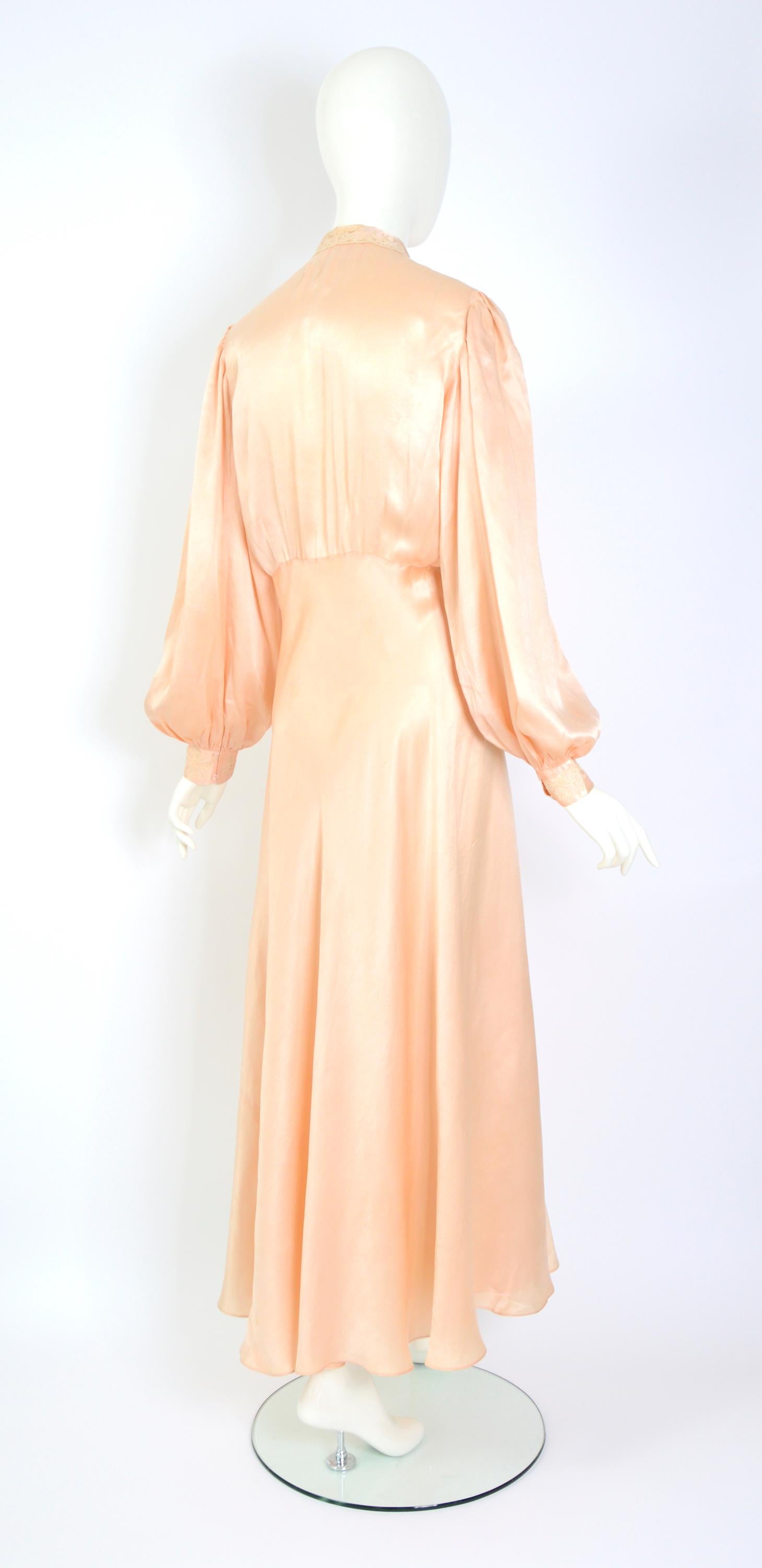 1930s vintage French peach silk & lace Hollywood movie star antique tea gown 1