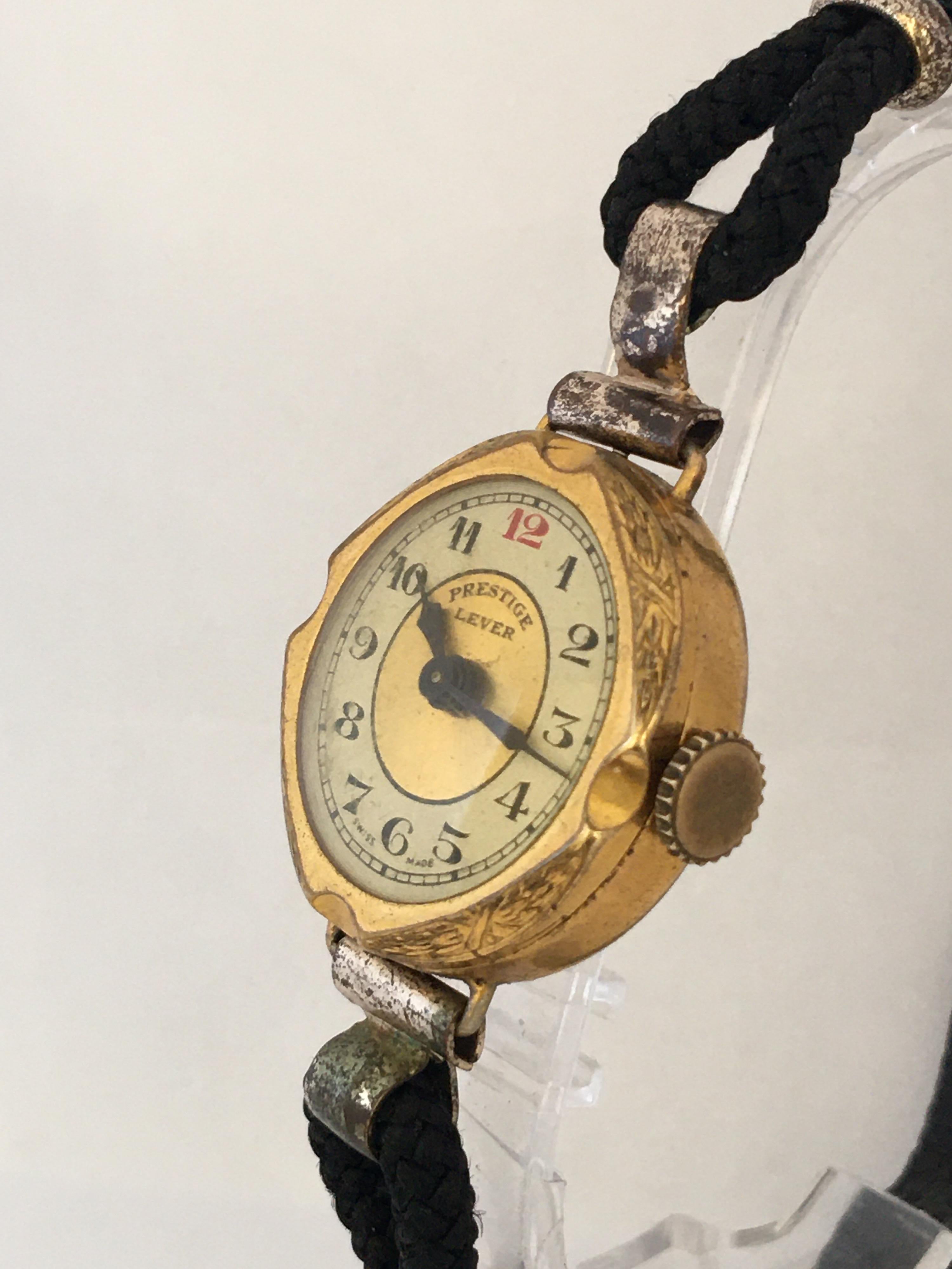 1930s Vintage Gold-Plated Ladies Mechanical Trench Watch For Sale 3