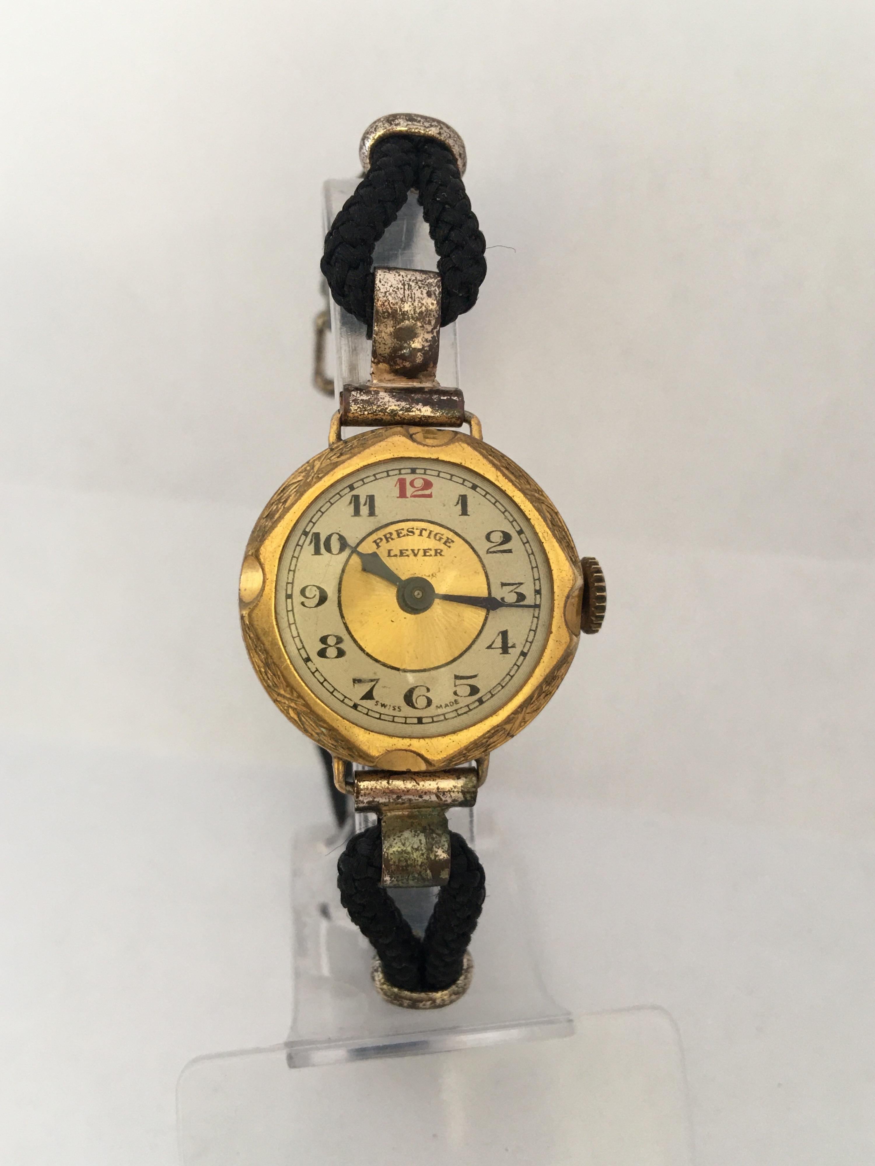 1930s Vintage Gold-Plated Ladies Mechanical Trench Watch For Sale 2