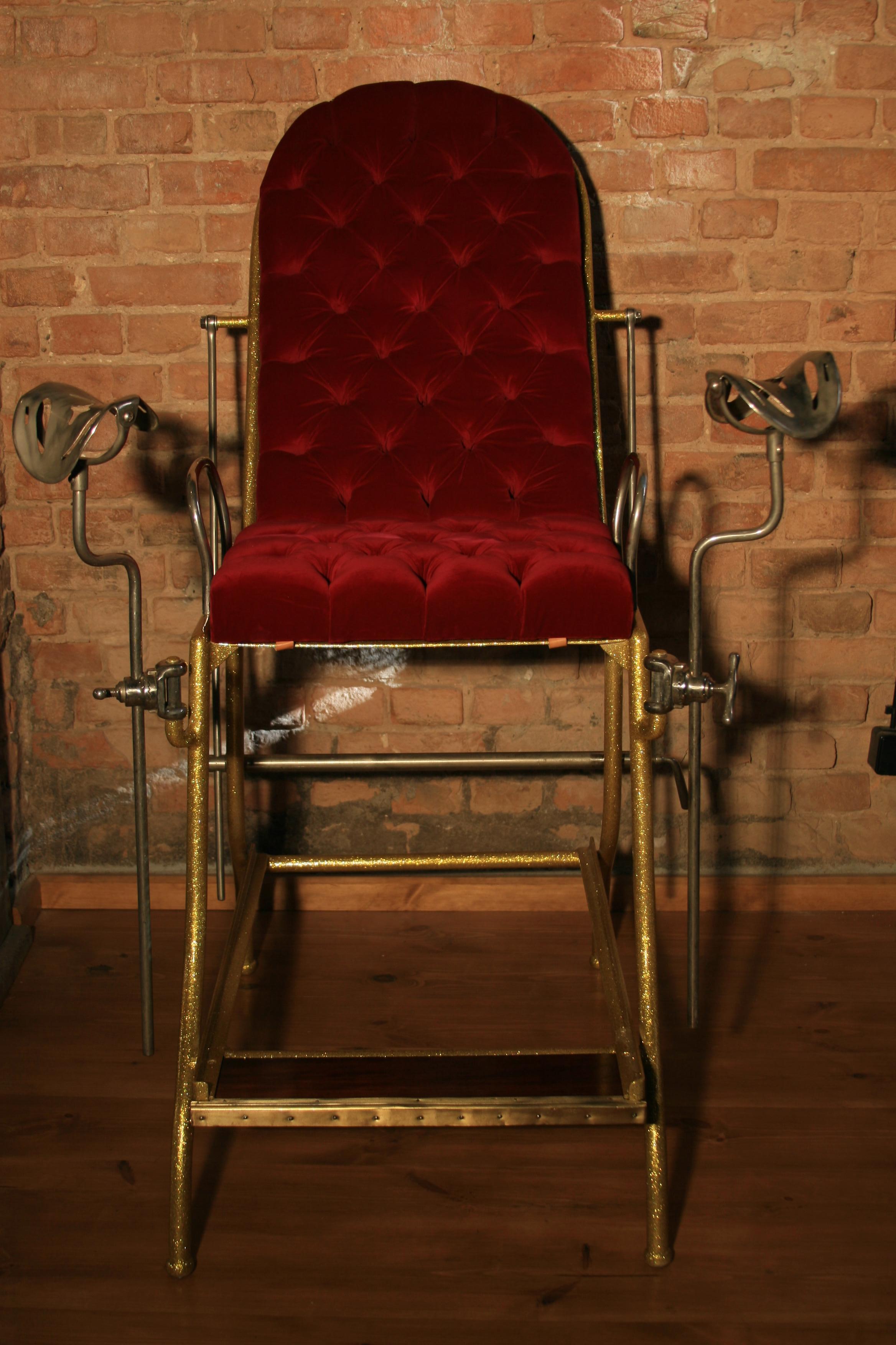 An original American gynecological chair from the 1930s.
The chair has a full range of backrest inclination adjustment from 90 to 180 degrees, and adjustment of side supports in the up-down range and an angle towards the handles’ axis.

Range of