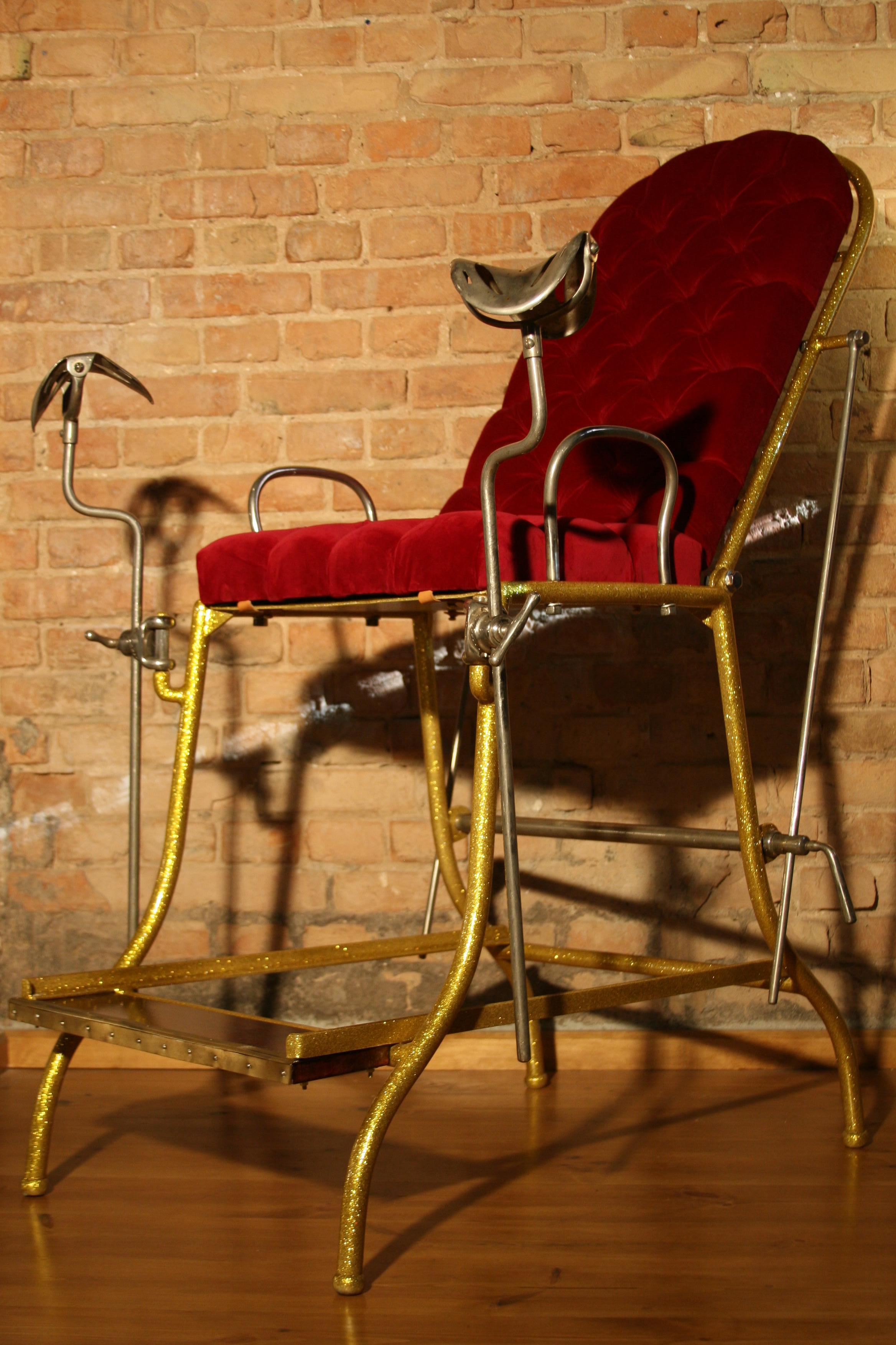 1930s Vintage Gynecological Chair In Excellent Condition For Sale In Warsaw, PL