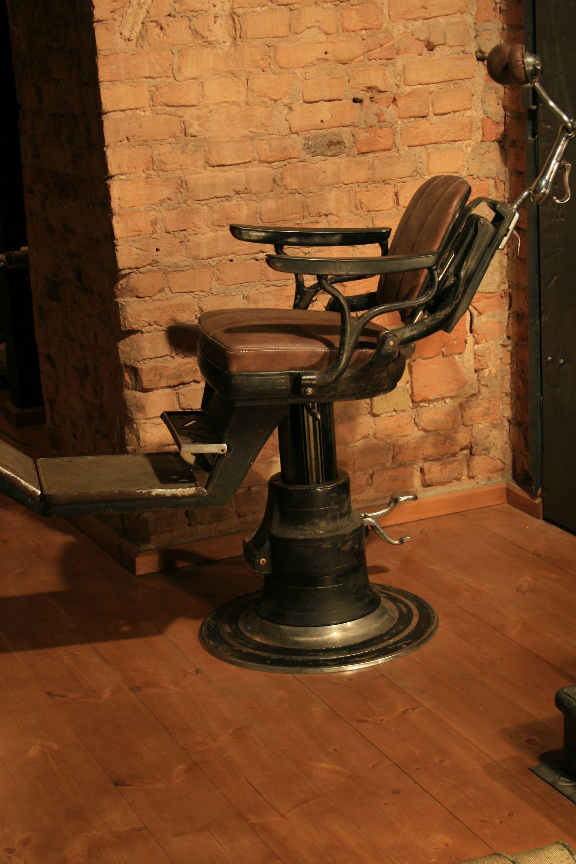 1930s Vintage LUX Dental Chair For Sale 1