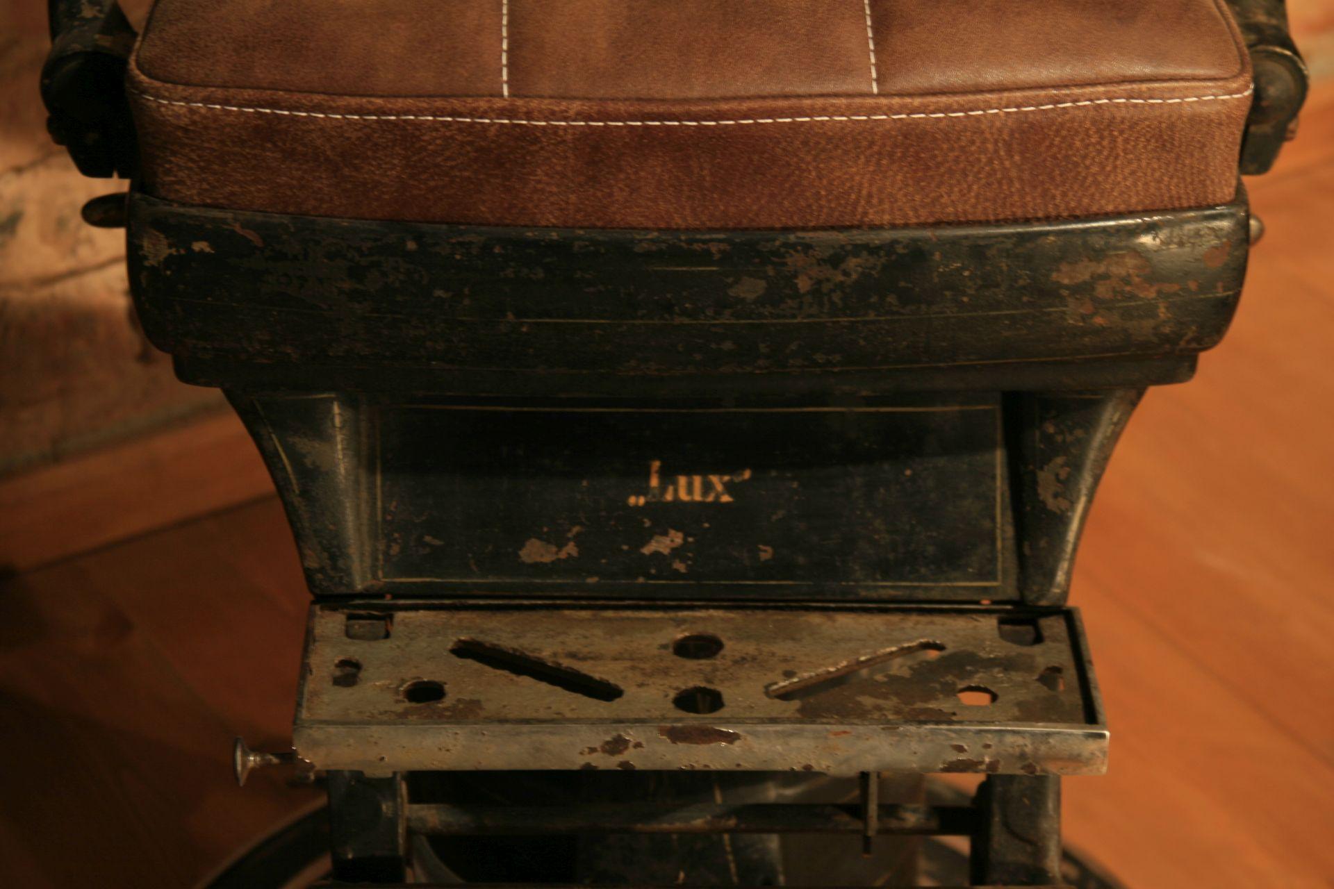1930s Vintage LUX Dental Chair For Sale 3