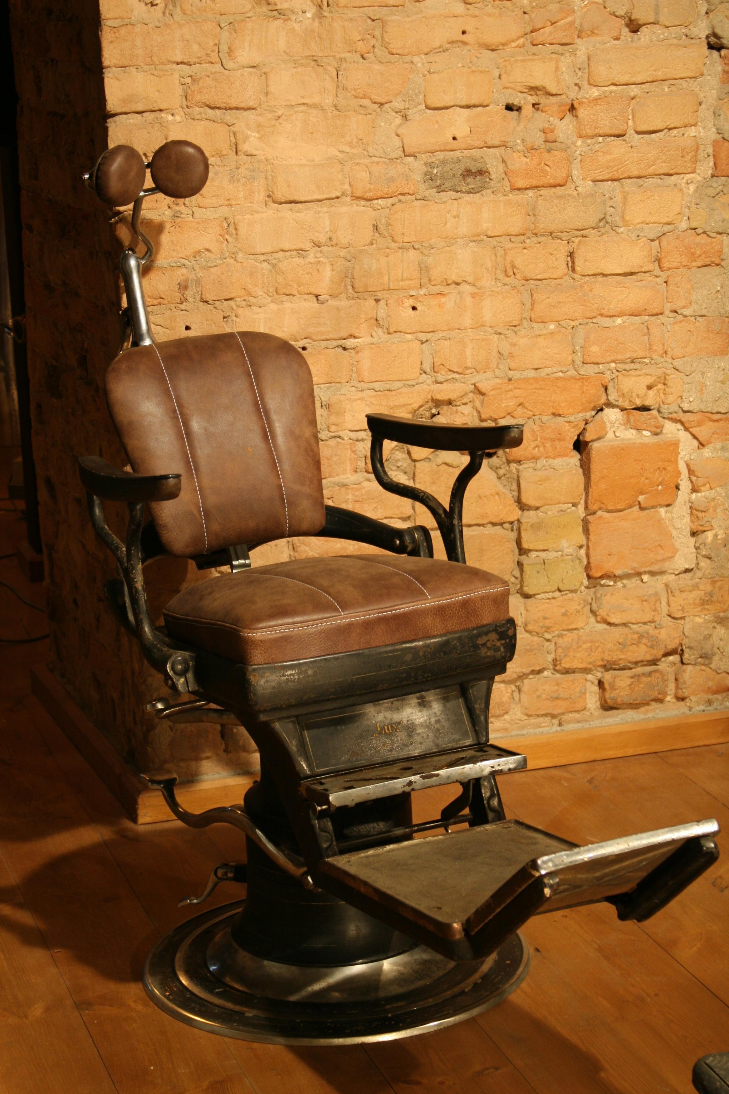 Polish 1930s Vintage LUX Dental Chair For Sale