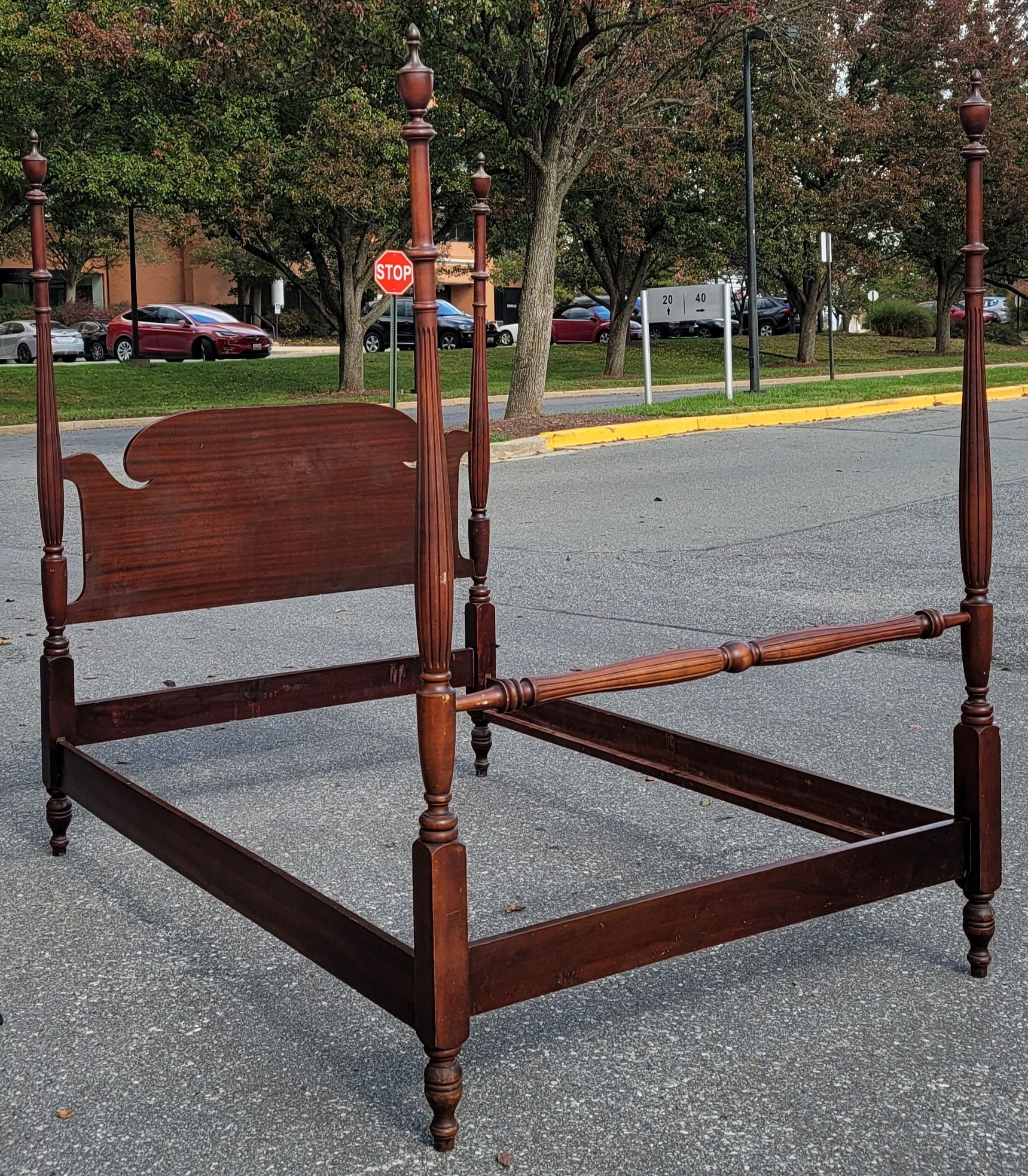 American 1930s Vintage Mahogany Full Size Poster Bedstead For Sale