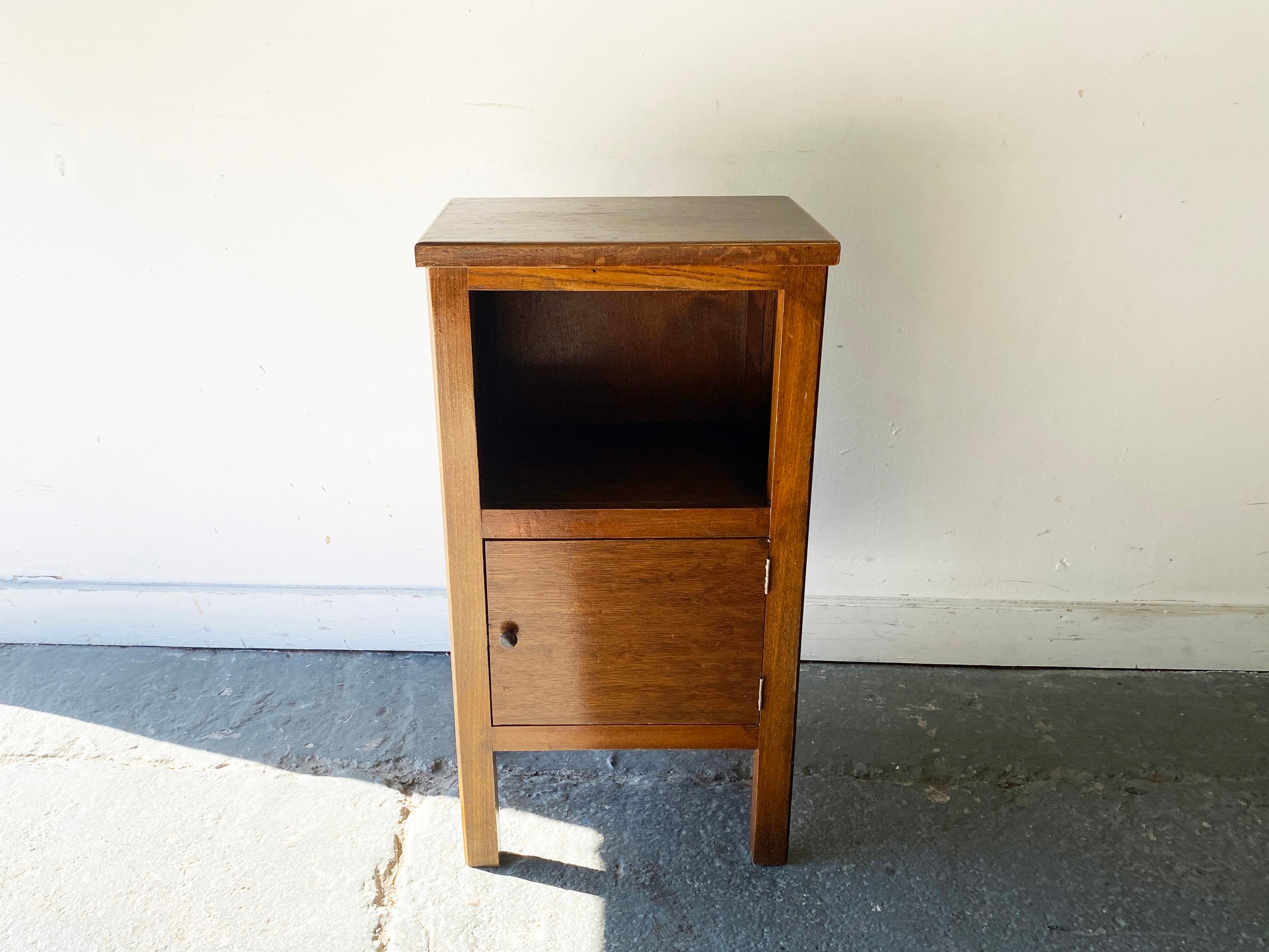 A single vintage bedside cabinet made in England in the 1930’s with a shelf opening and single cupboard. Dark wooden veneer finish

Delivery
Any delivery costs shown here are APPROXIMATE.
Exact costs will be provided when we know your location.
We