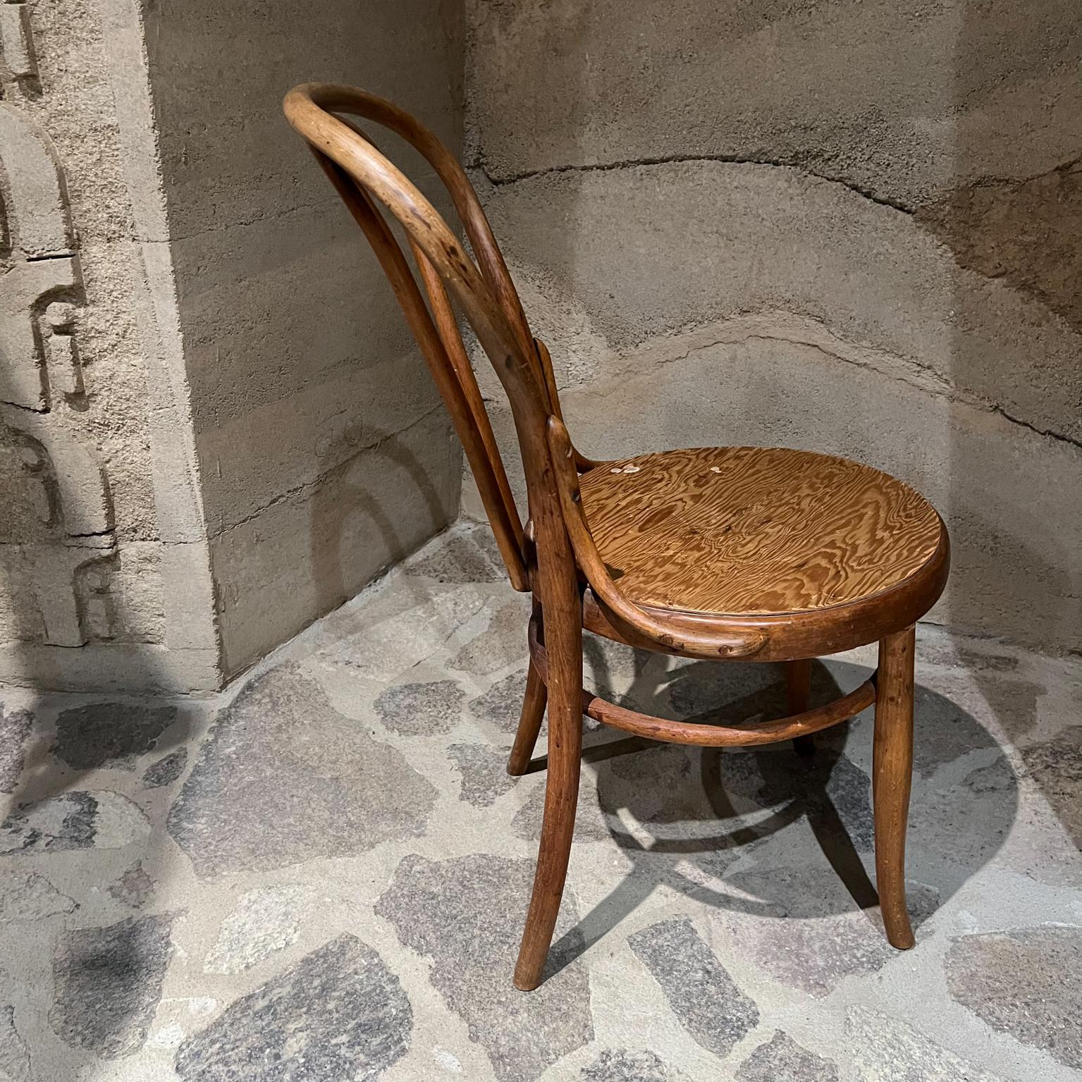 1930 Vintage Thonet Cafe Chair Bentwood Stampato Austria in vendita 1