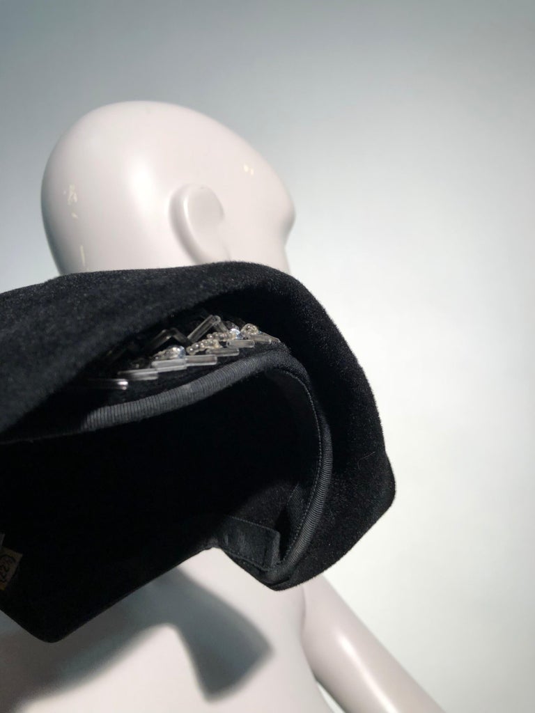 1930s Vogue True Art Deco Black Velvet Sculpted Dramatic Beaded Hat For Sale 6