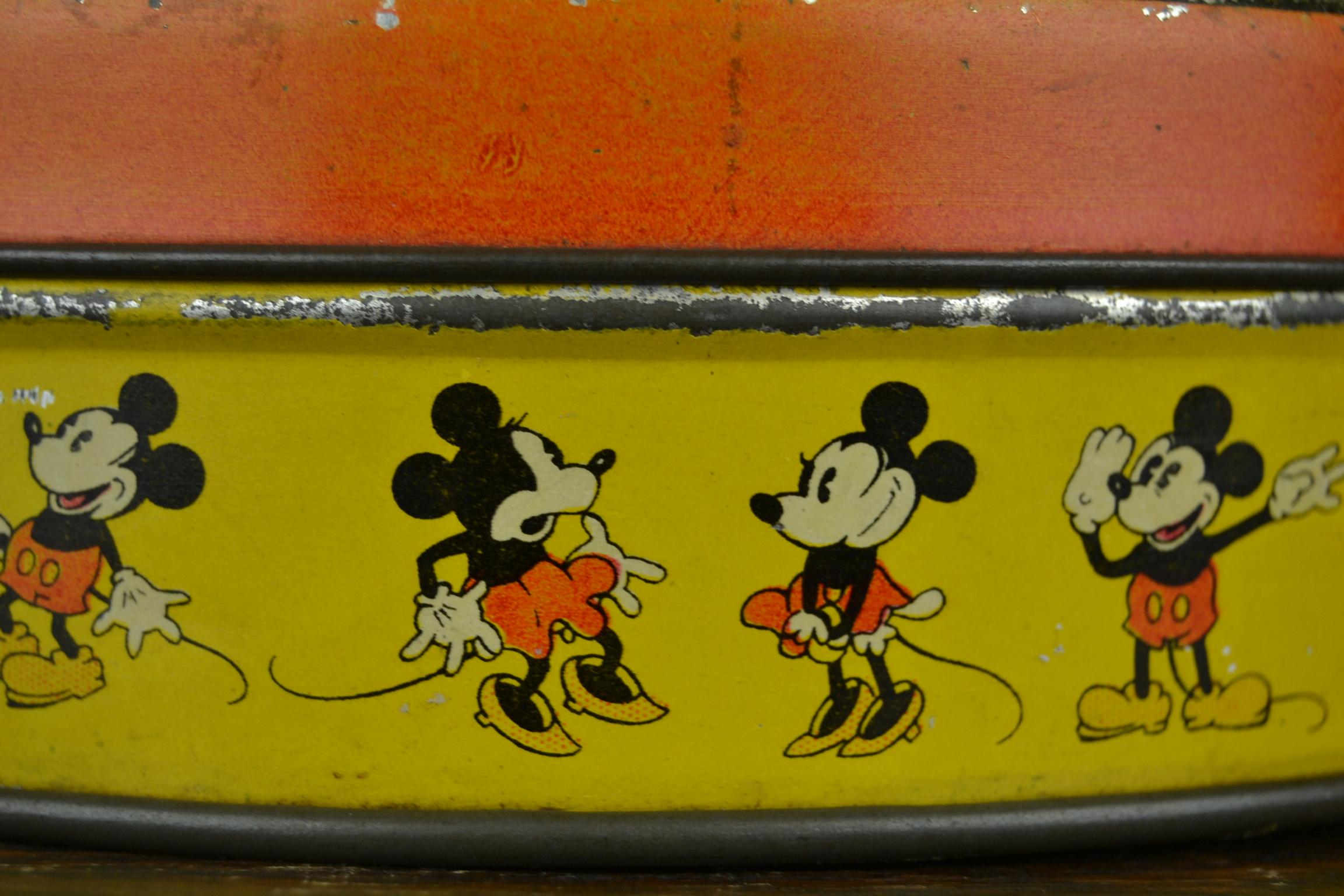 1930s  Walt Disney Tin with Mickey Mouse, Minnie Mouse and Pluto  5