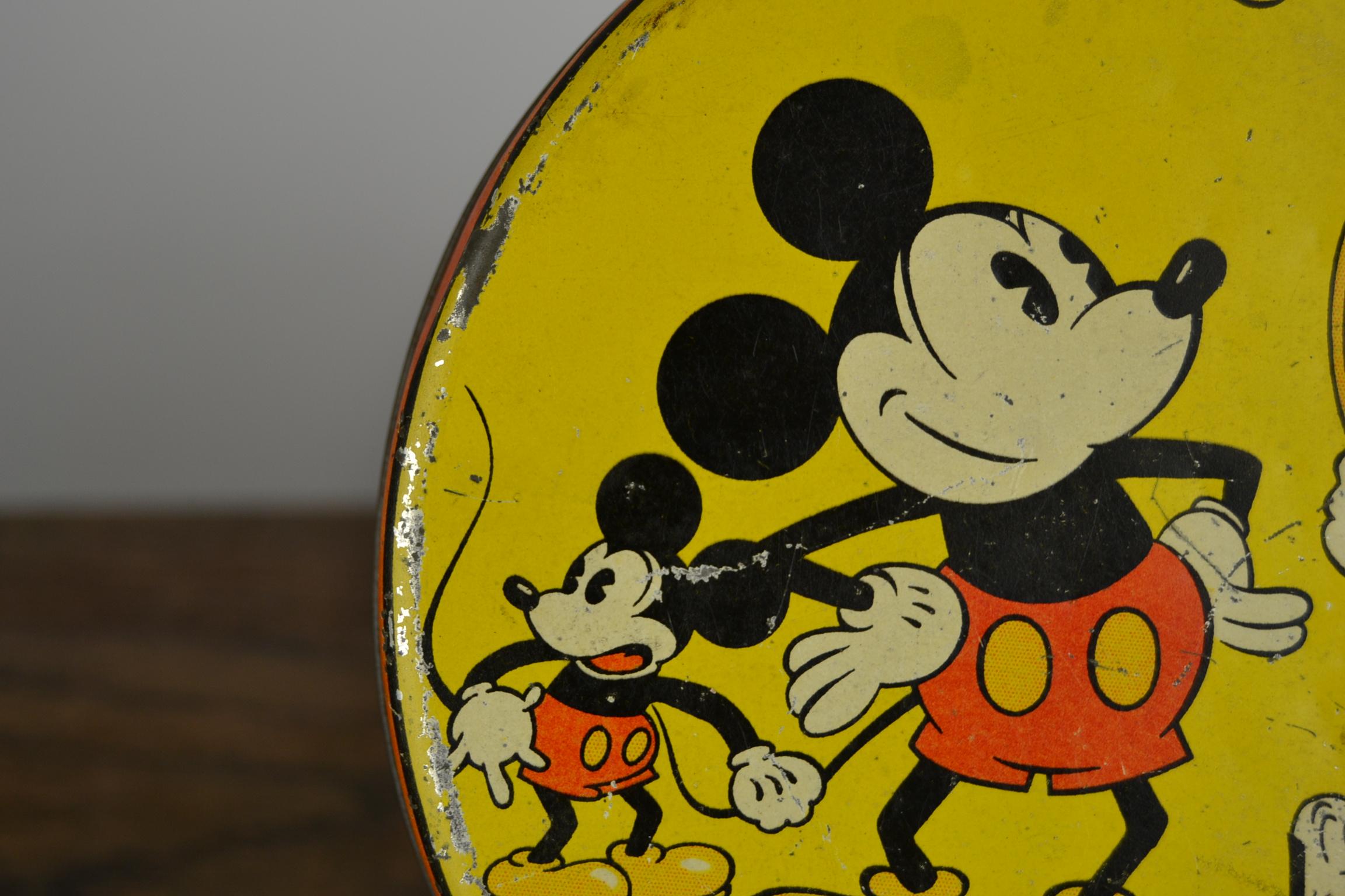 mexican minnie mouse smoking