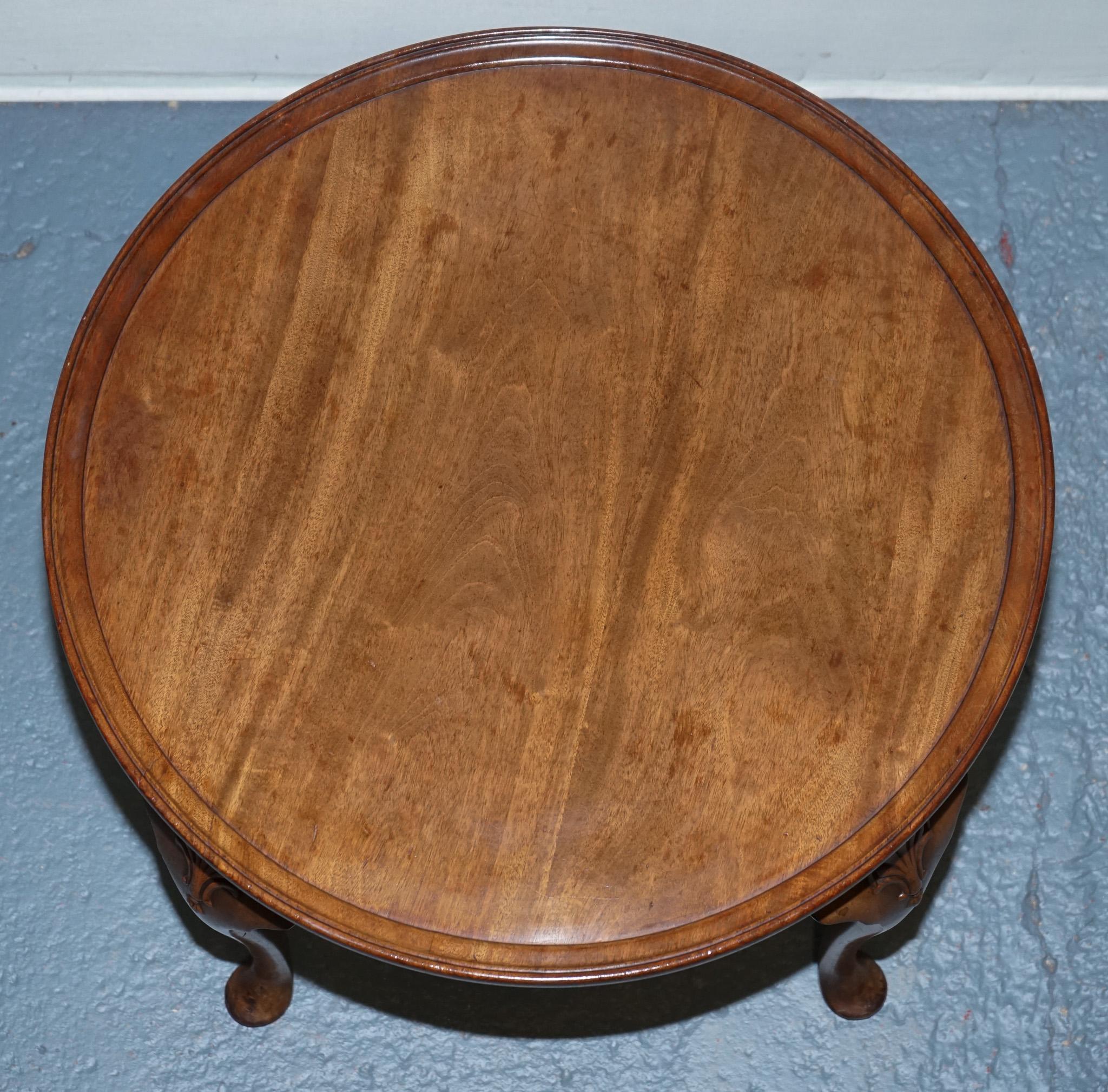 1930s WARING & GILLOW MESA REDONDA DE NOGAL ESTILO REINA ANNE en venta 3