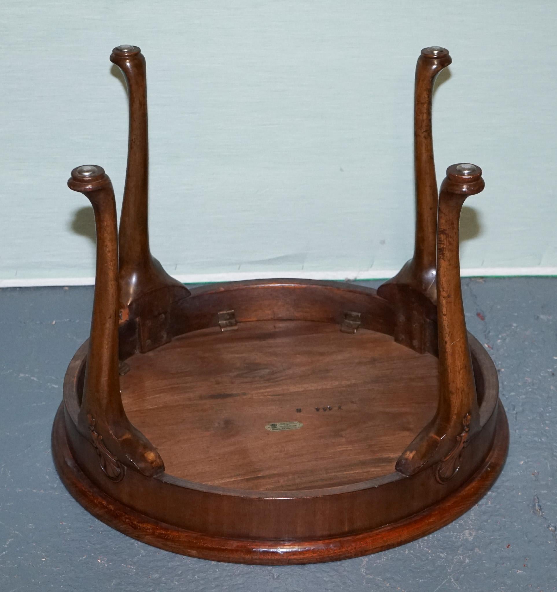1930s WARING & GILLOW MESA REDONDA DE NOGAL ESTILO REINA ANNE en venta 4