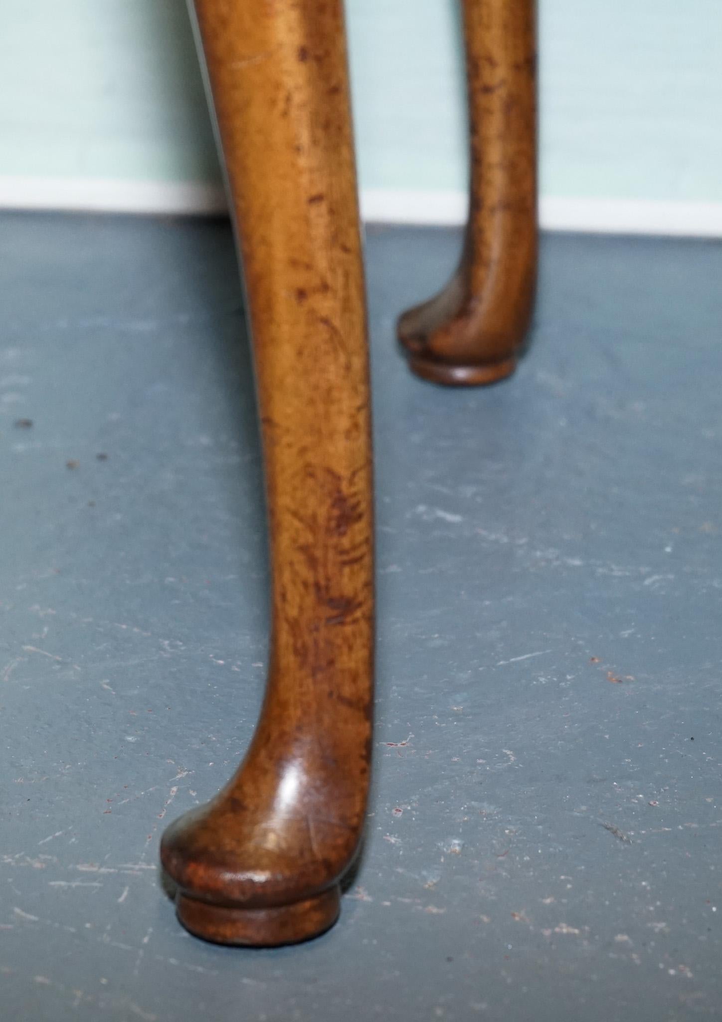 1930s WARING & GILLOW MESA REDONDA DE NOGAL ESTILO REINA ANNE siglo XX en venta