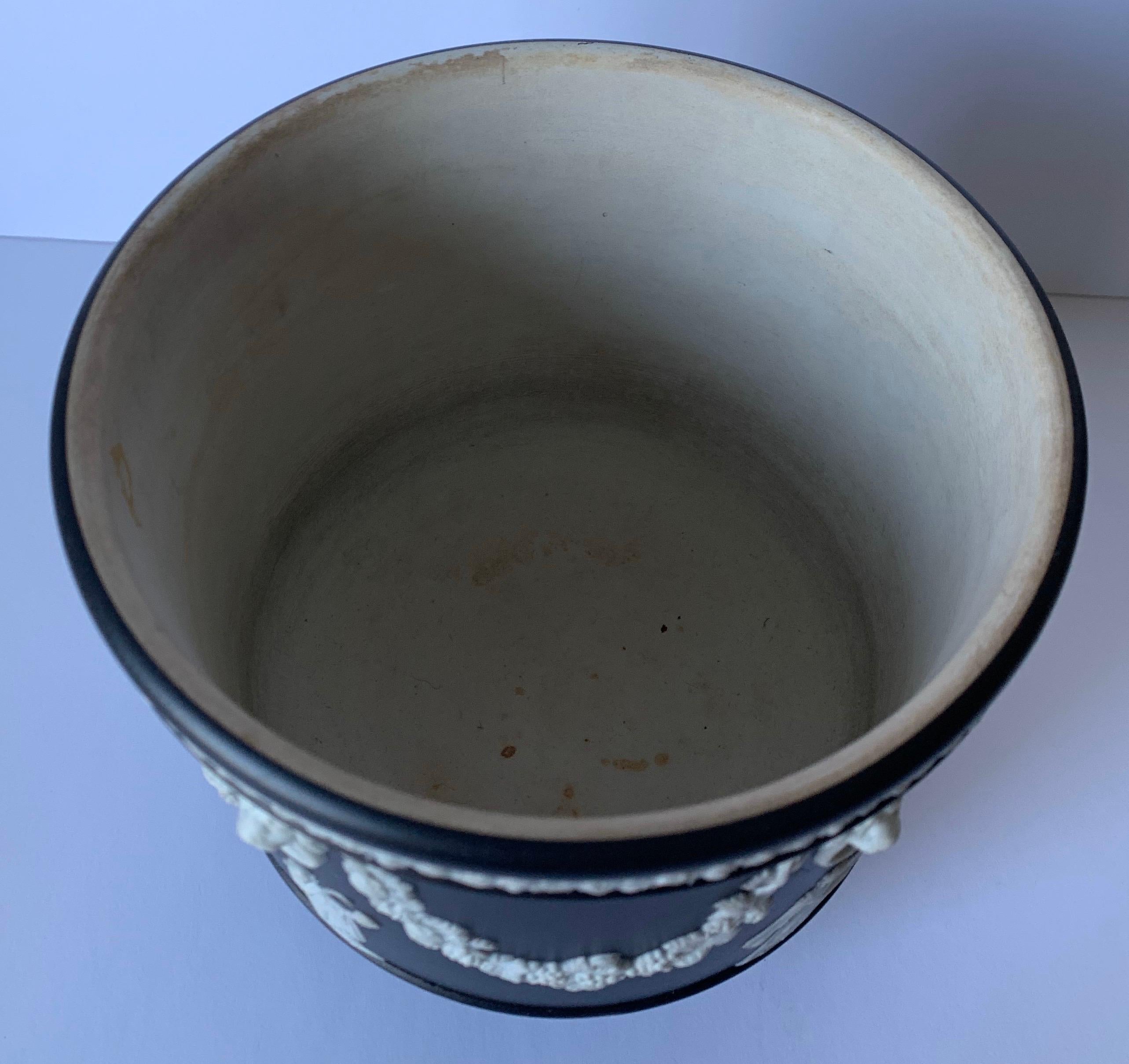 Neoclassical 1930s Wedgwood Basalt Black Medium Cachepot / Flower Pot
