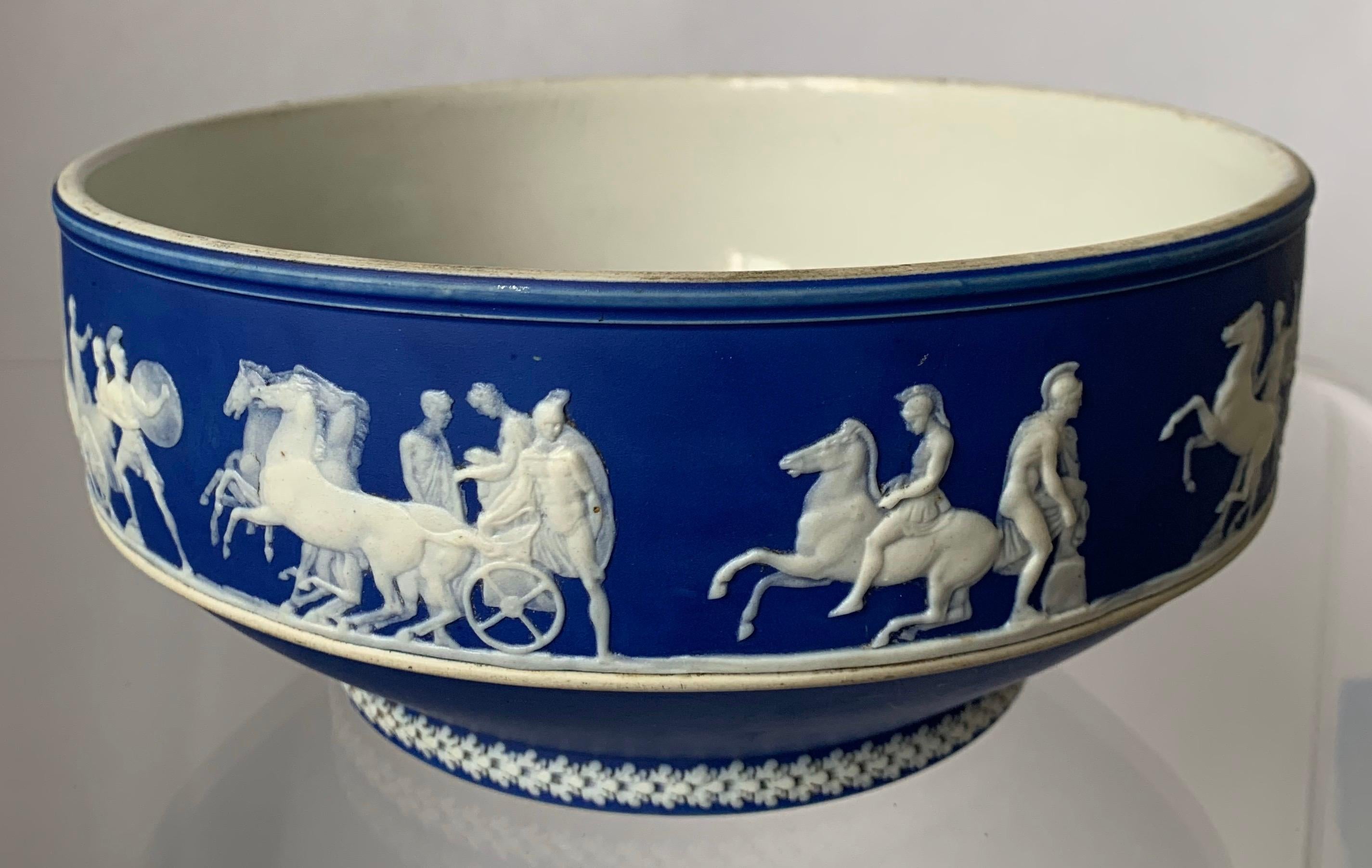 1930s Wedgwood Dark Blue Neoclassical Jasperware Bowl In Good Condition In Stamford, CT