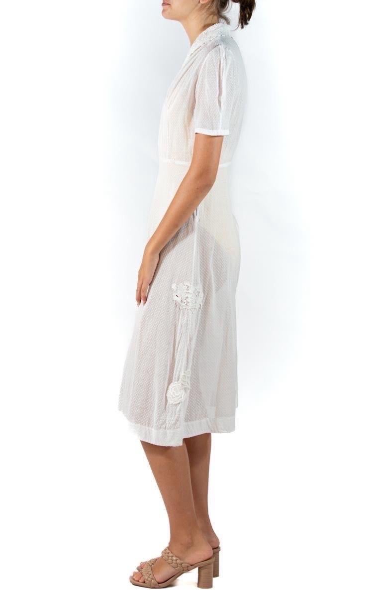 1930S Weißes schräg geschnittenes Kleid aus Bio-Baumwolle mit handgemachter irischer Häkelspitze Damen im Angebot