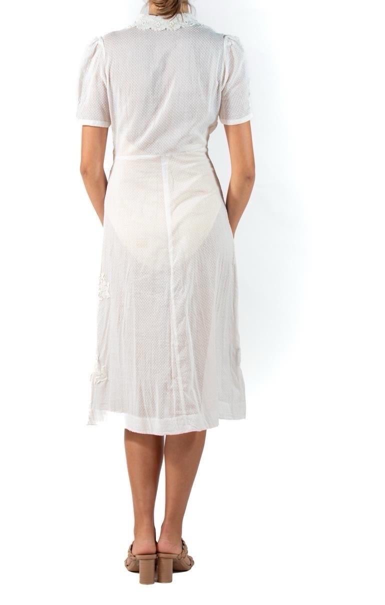 1930S Weißes schräg geschnittenes Kleid aus Bio-Baumwolle mit handgemachter irischer Häkelspitze im Angebot 2