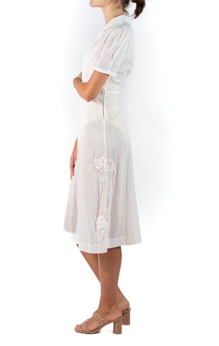 1930S Weißes schräg geschnittenes Kleid aus Bio-Baumwolle mit handgemachter irischer Häkelspitze im Angebot 4